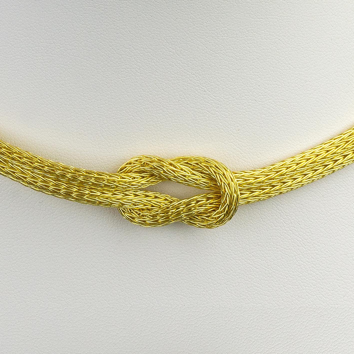 Georgios Kollektionen 18 Karat Gelbgold Diamant Tansanit Knoten Seil Halskette  Damen im Angebot