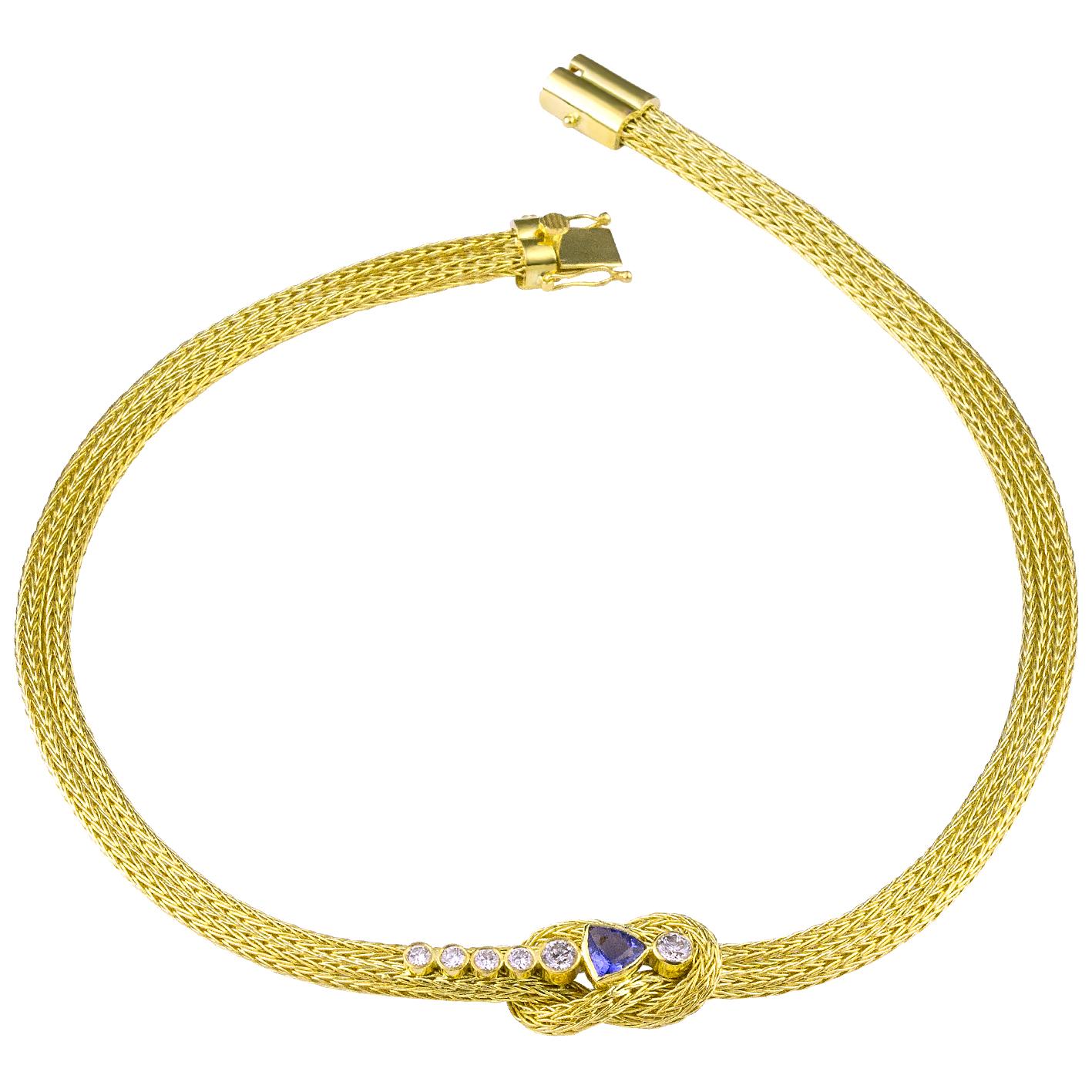 Byzantin Georgios Collections Collier en or jaune 18 carats avec diamants et tanzanite en forme de nœud papillon  en vente