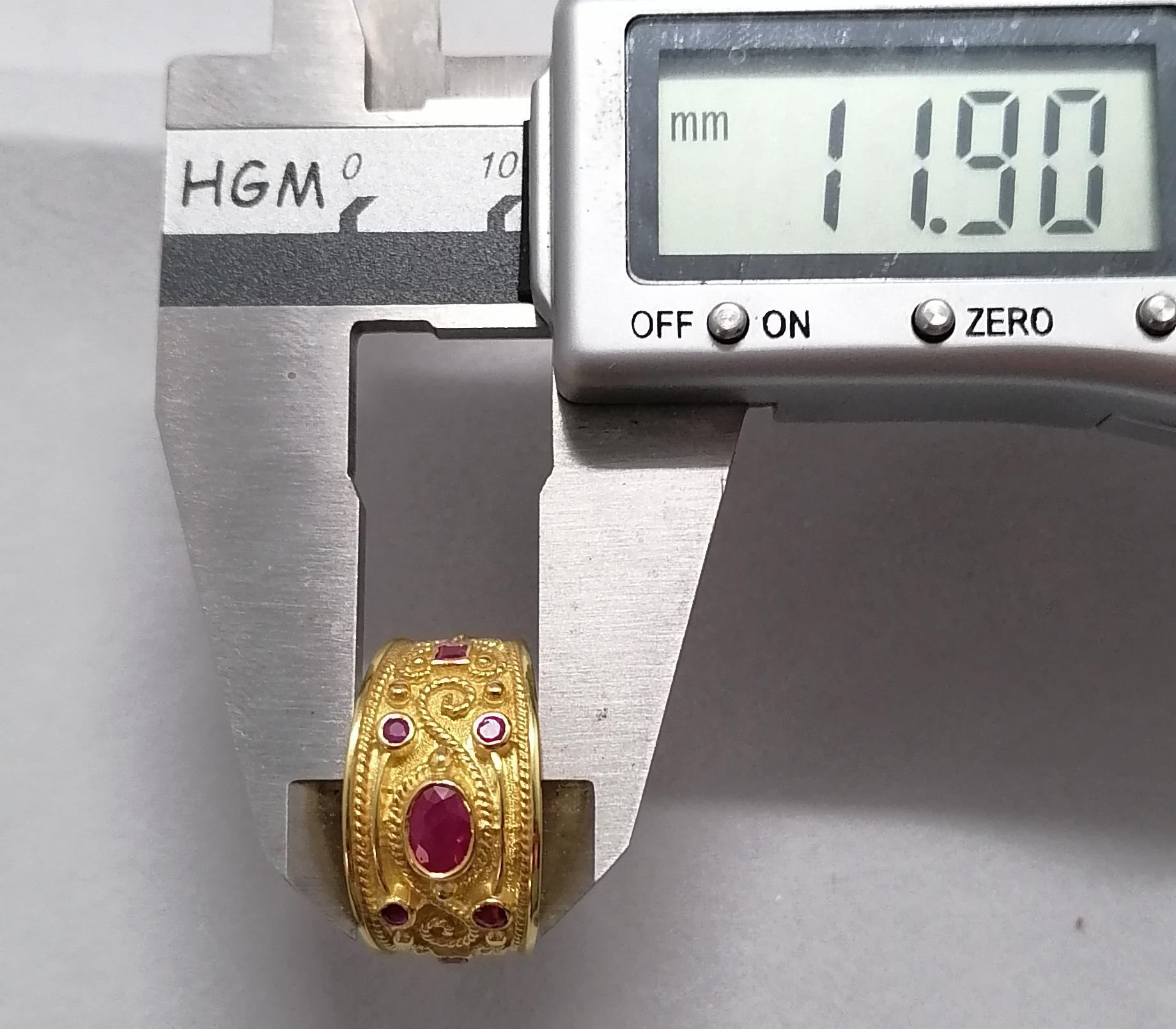 Georgios Collections Bague à anneau de style étrusque en or jaune 18 carats, rubis et diamants en vente 1