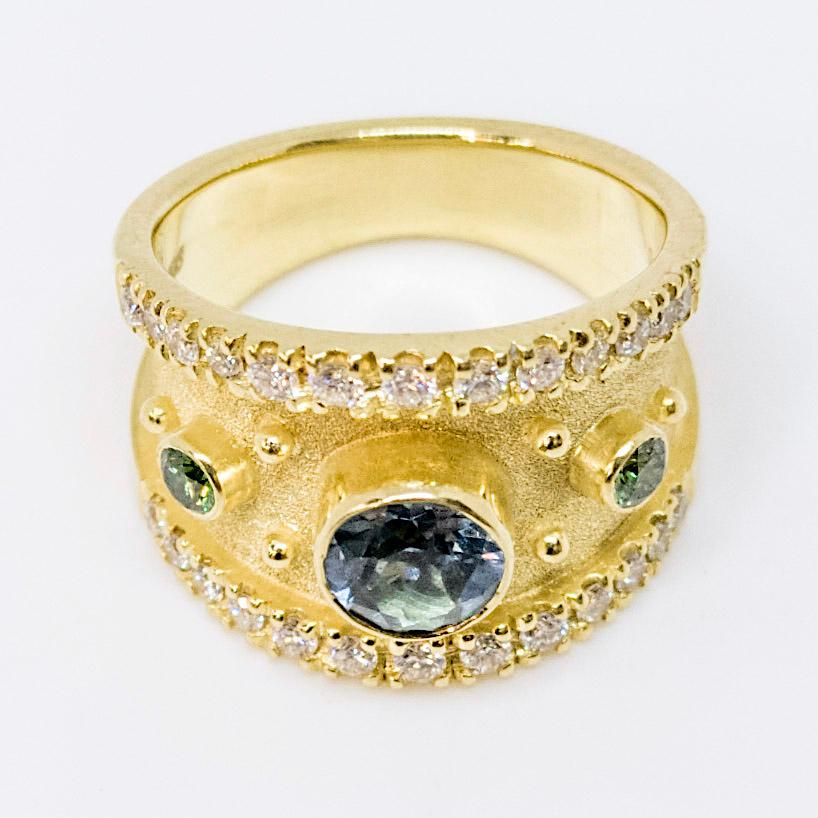 Georgios Sammlungen 18 Karat Gelbgold Solitär Blauer Topas und Diamant Ring für Damen oder Herren im Angebot