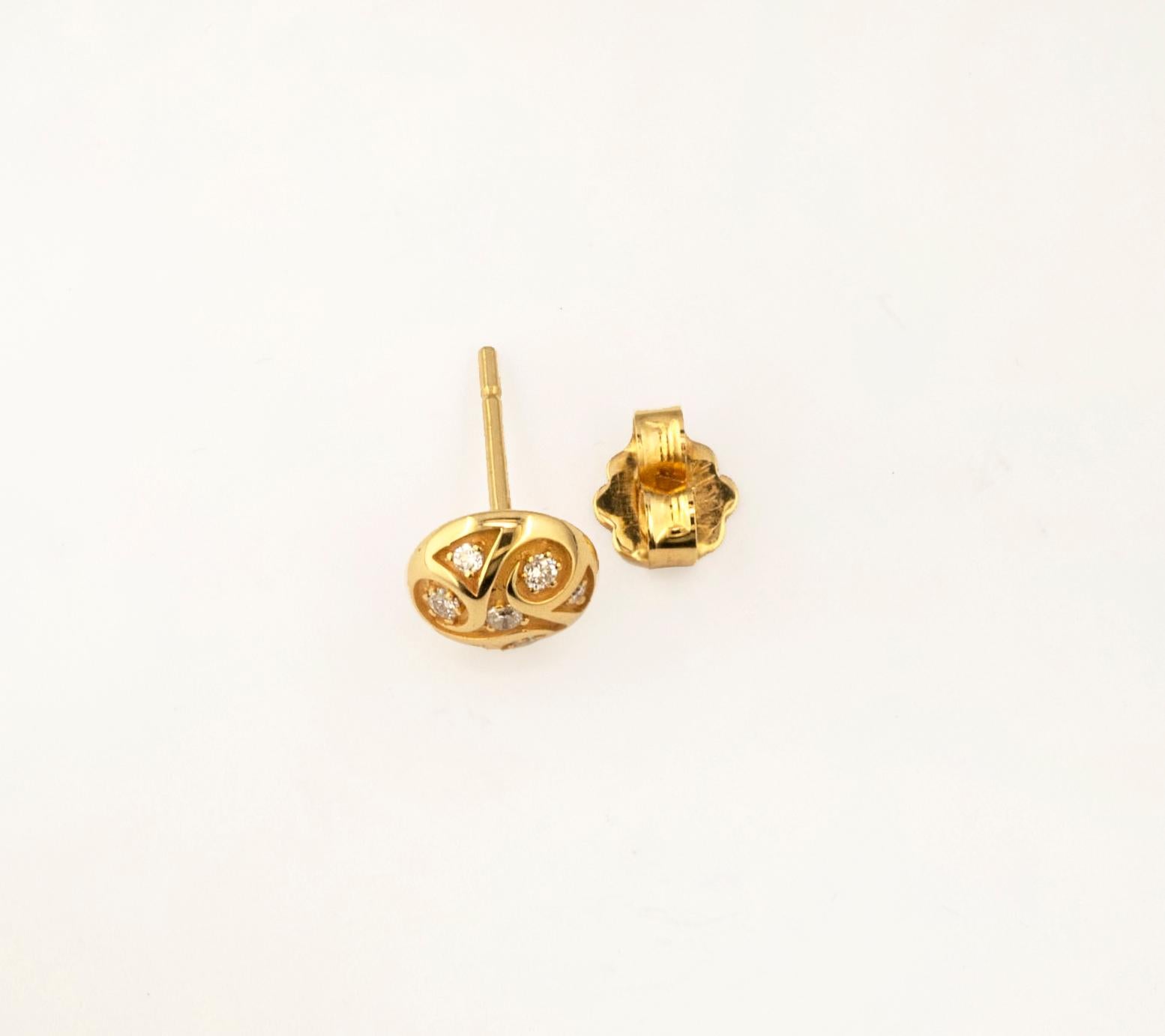 Georgios Collections Clous d'oreilles solitaires en or jaune 18 carats avec diamants ronds en vente 2