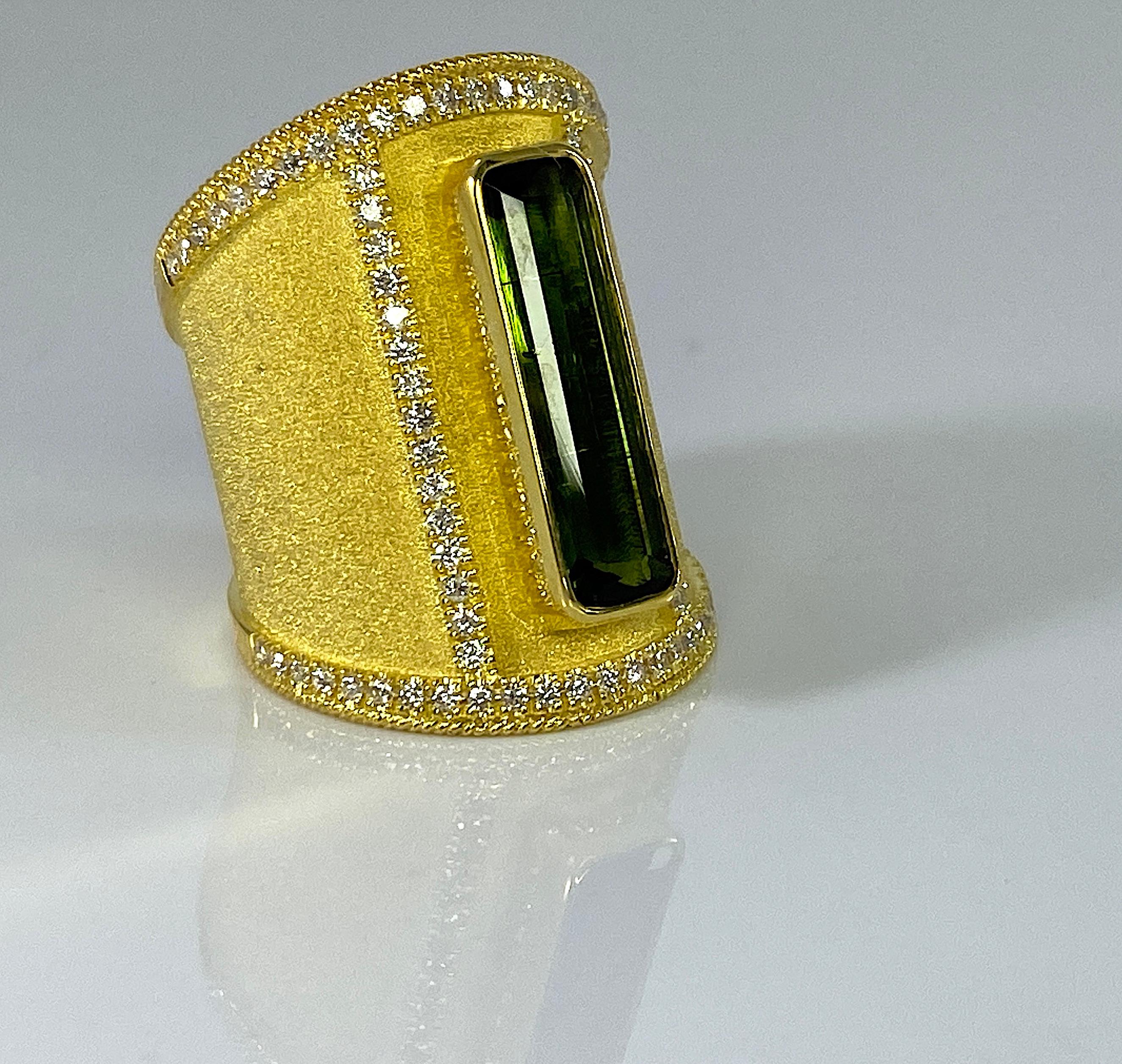 Georgios Collections, breiter Ring aus 18 Karat Gelbgold mit Turmalin und Diamant im Angebot 10