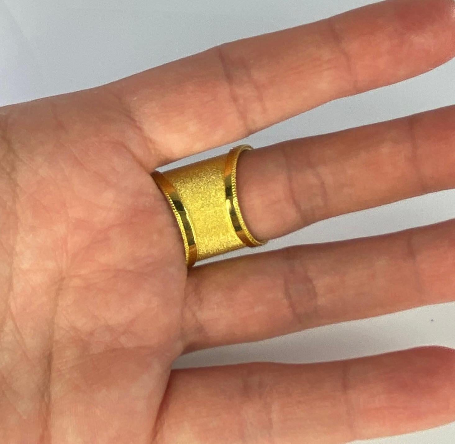 Georgios Collections, breiter Ring aus 18 Karat Gelbgold mit Turmalin und Diamant im Zustand „Neu“ im Angebot in Astoria, NY