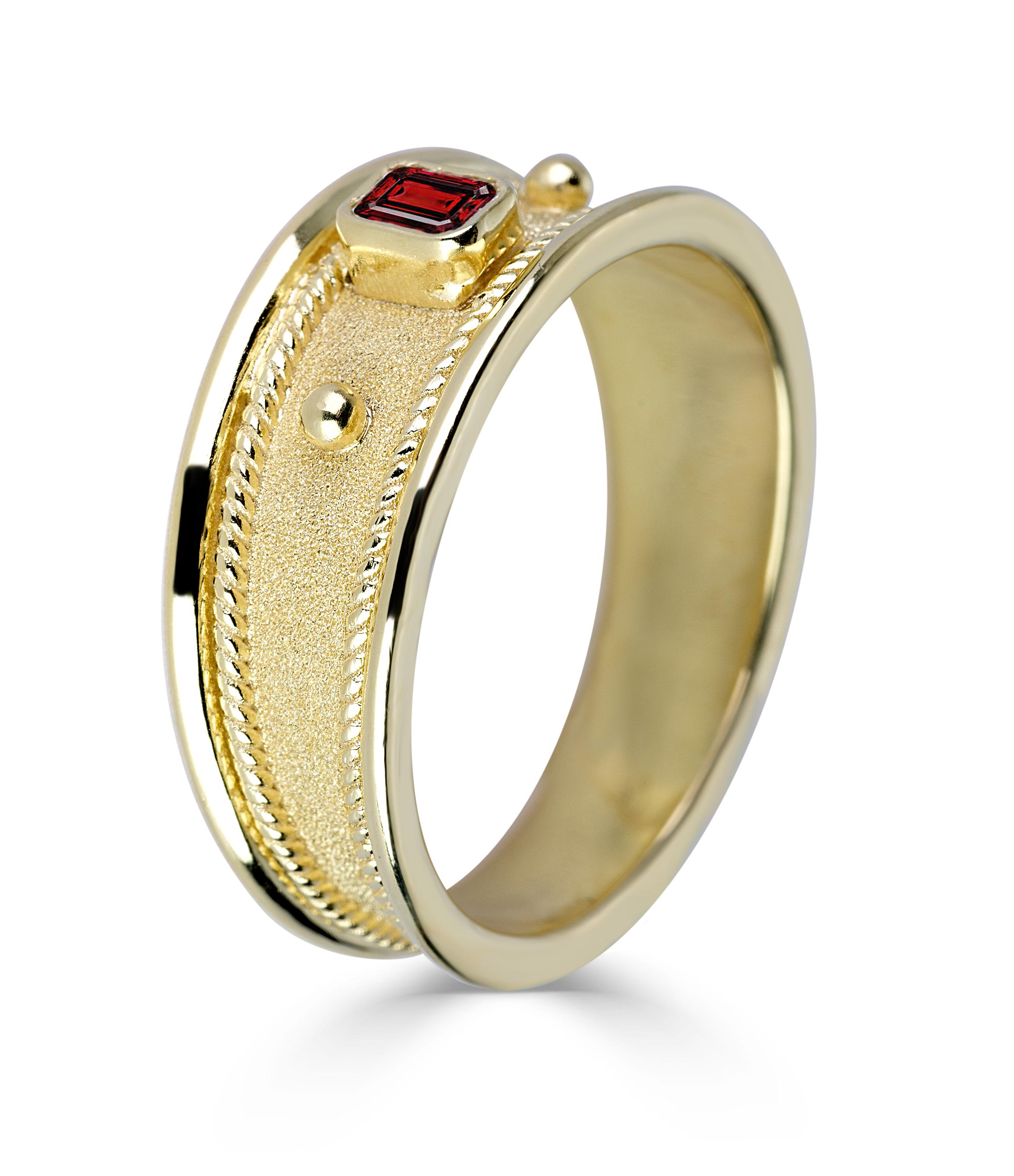 Georgios Kollektionen 18 Karat Gelbgold Unisex-Ring mit Rubelit im Smaragdschliff (Byzantinisch) im Angebot
