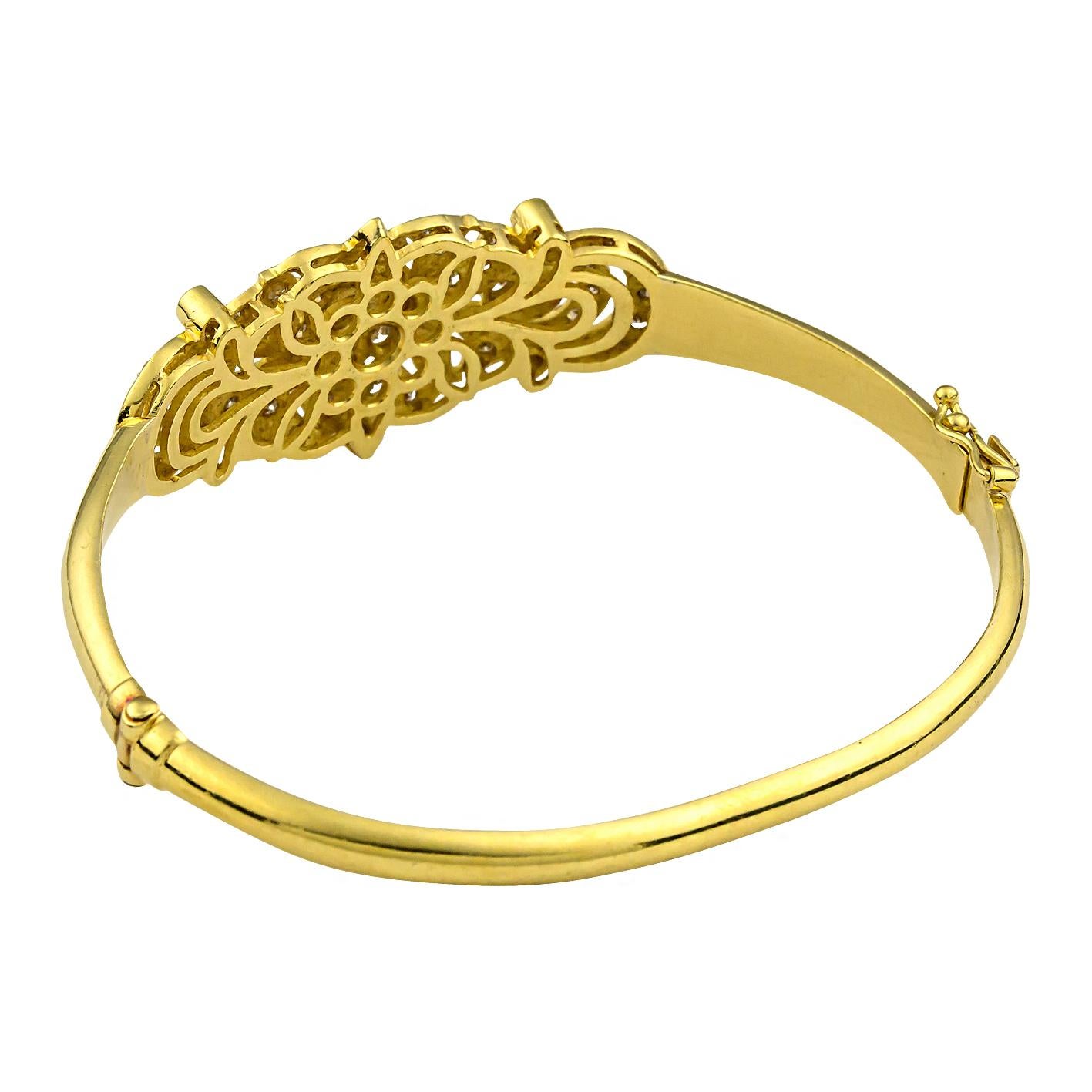 Byzantine Georgios Collections 18 Karat Yellow Gold Vintage Style Diamond Bangle Bracelet