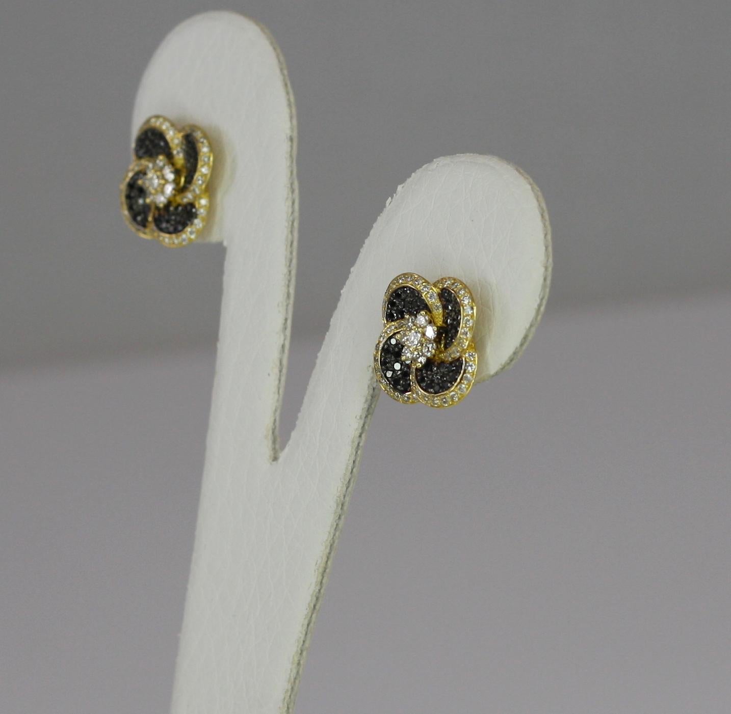 Georgios Collections 18 Karat Yellow Gold White and Black Diamond Stud Earrings In New Condition For Sale In Astoria, NY