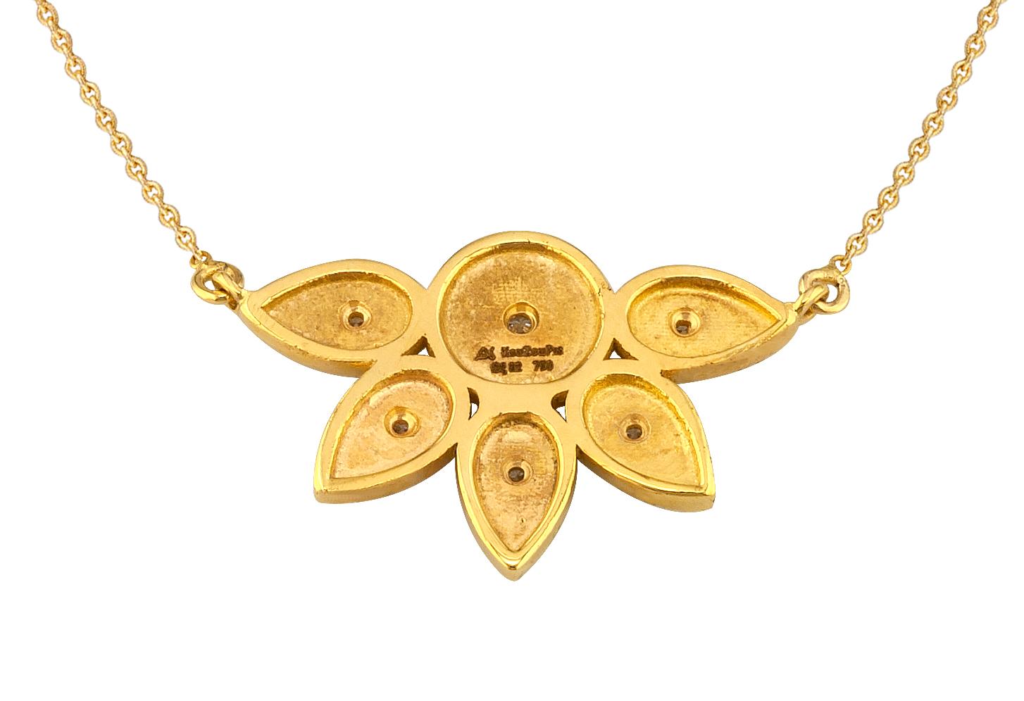 Georgios Kollektionen 18 Karat Gelbgold Weißer Diamant Kette Anhänger Halskette  im Angebot 2