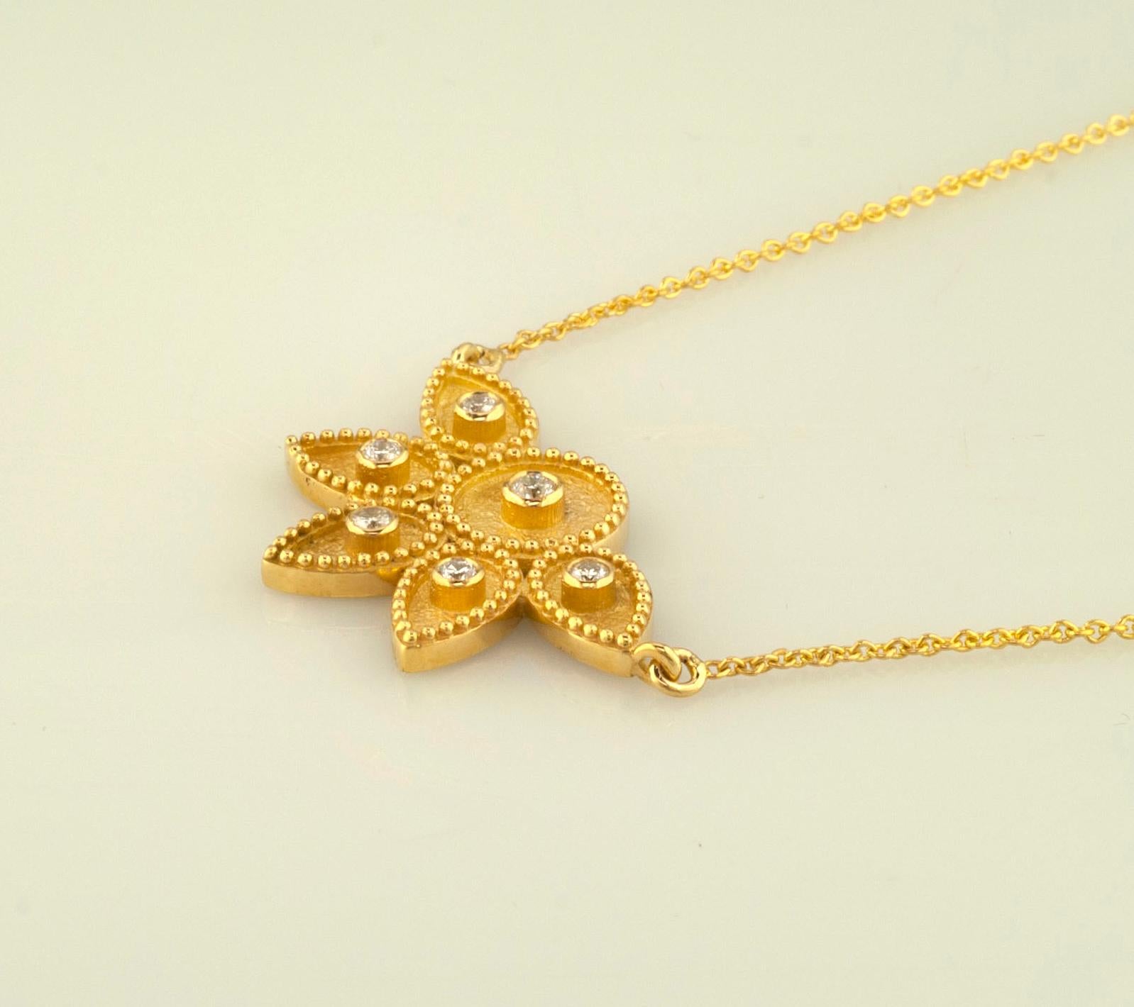 Georgios Kollektionen 18 Karat Gelbgold Weißer Diamant Kette Anhänger Halskette  im Angebot 3