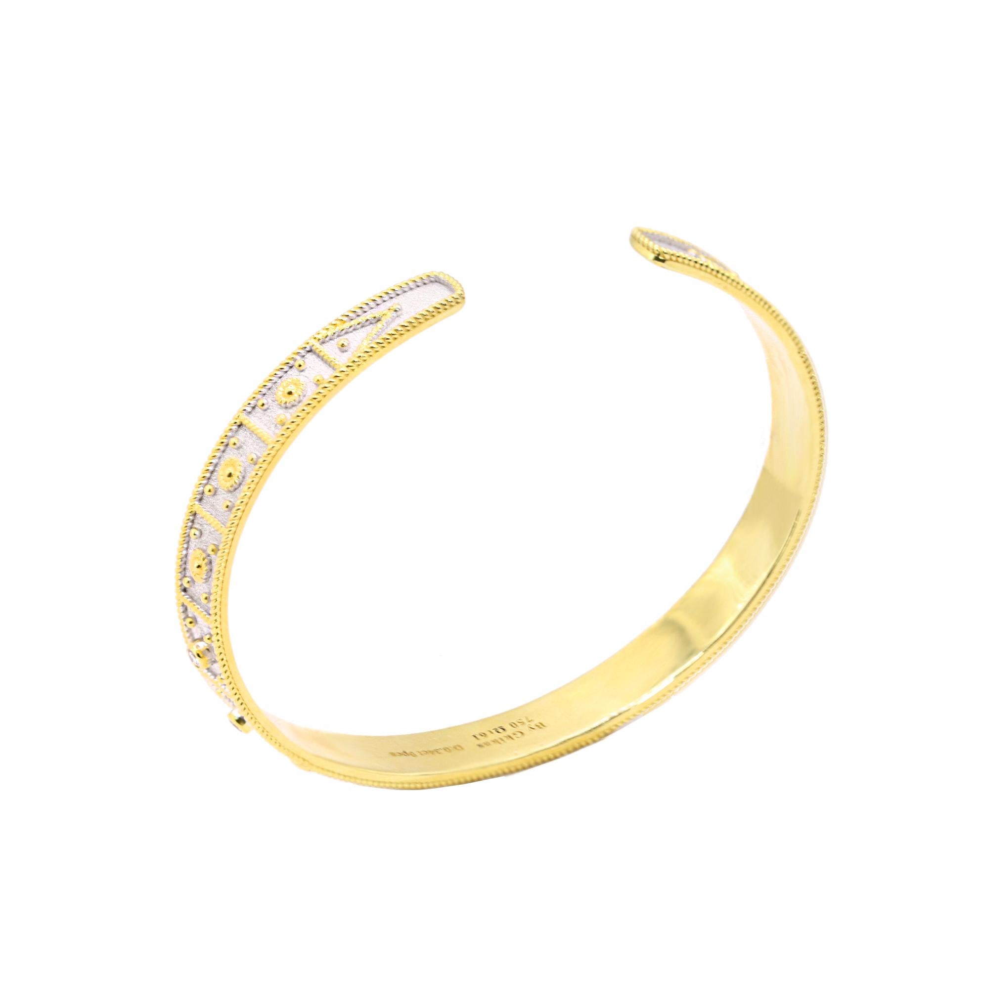 Taille brillant Georgios Collections Bracelet jonc en or jaune 18 carats et diamants rhodiés blancs en vente