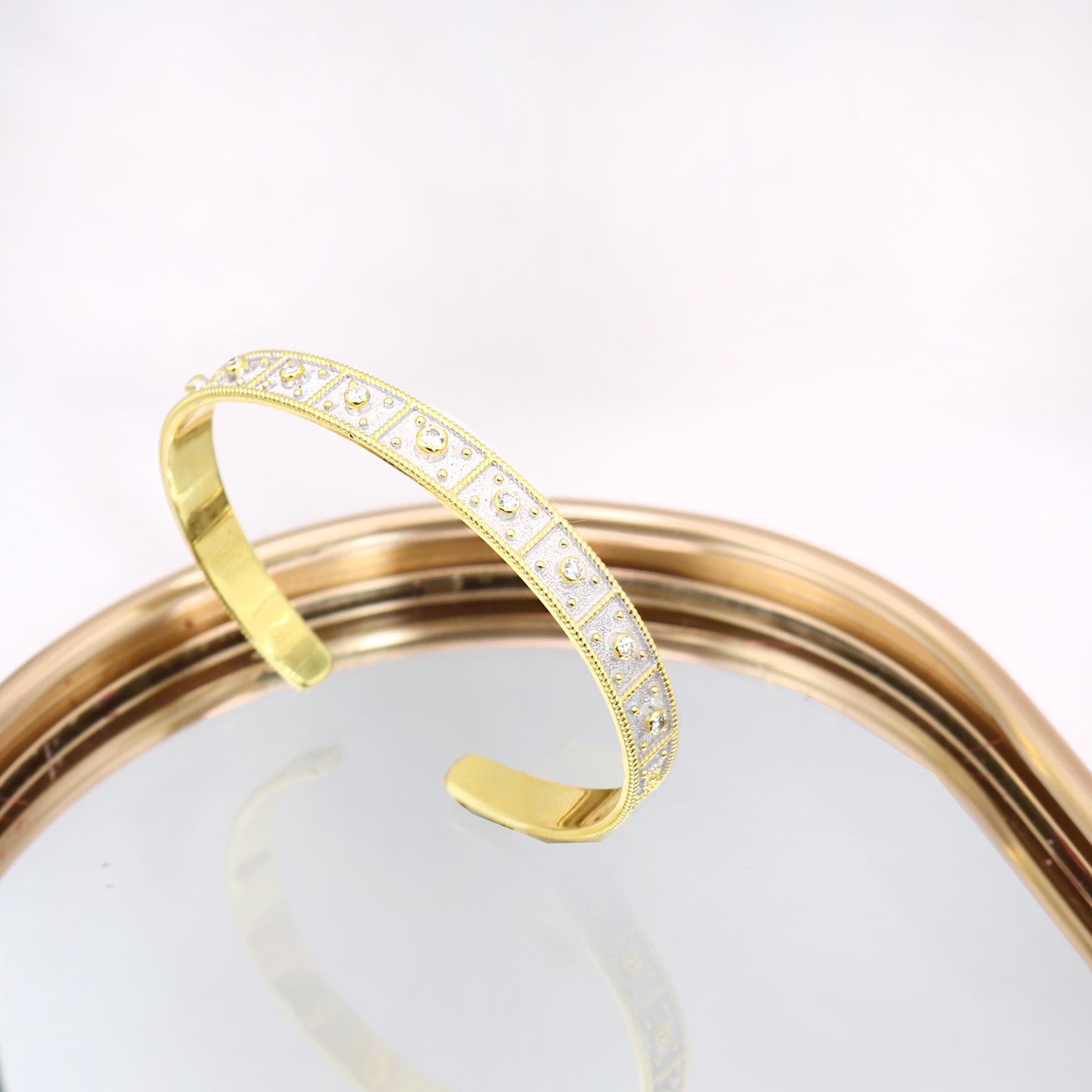 Georgios Collections Bracelet jonc en or jaune 18 carats et diamants rhodiés blancs en vente 1