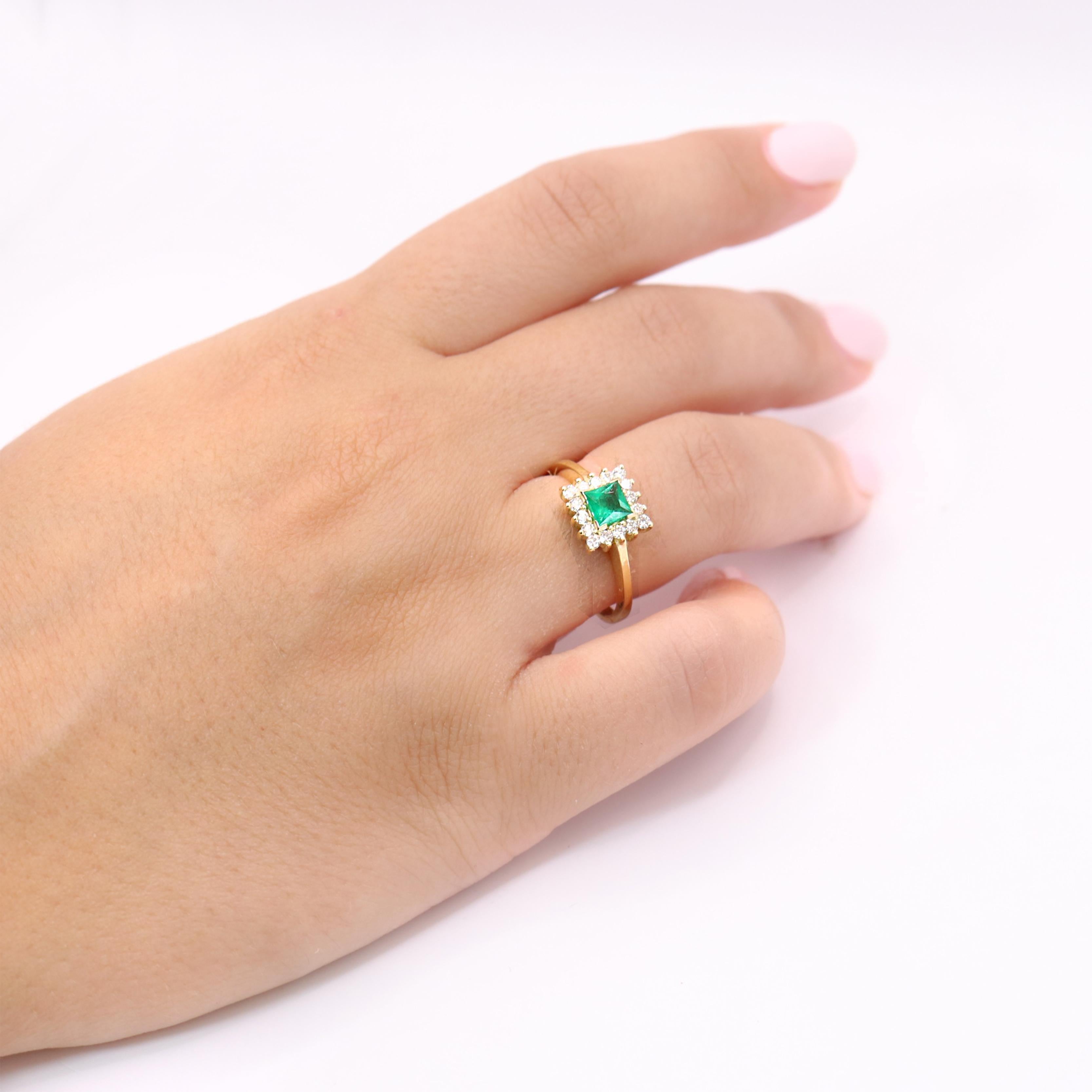 Georgios Collections 18K Yellow Gold Princess -Cut Emerald Ring with Diamonds For Sale 2