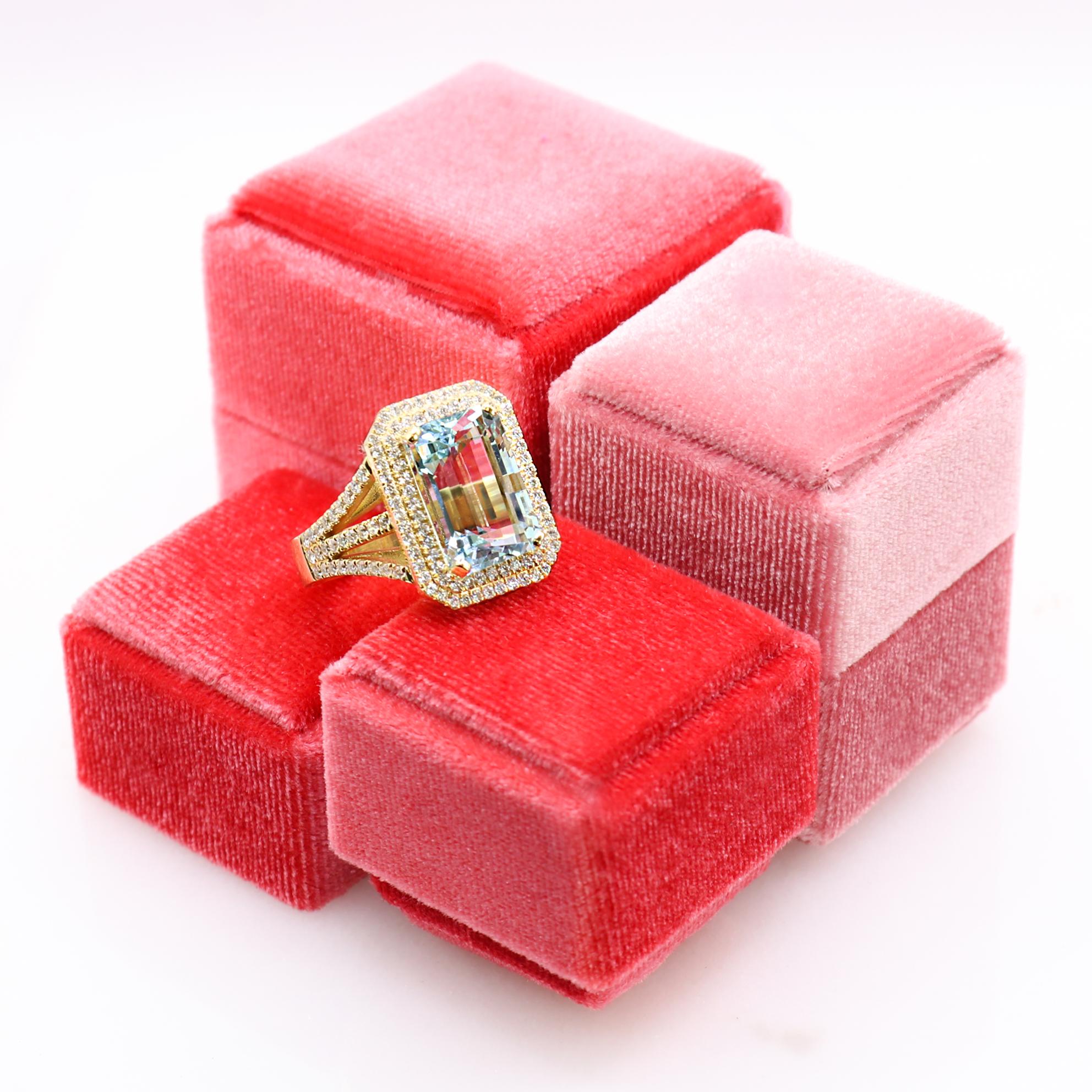 Women's Georgios Collections 18K Yellow Gold Ring with Aquamarine and Diamonds For Sale