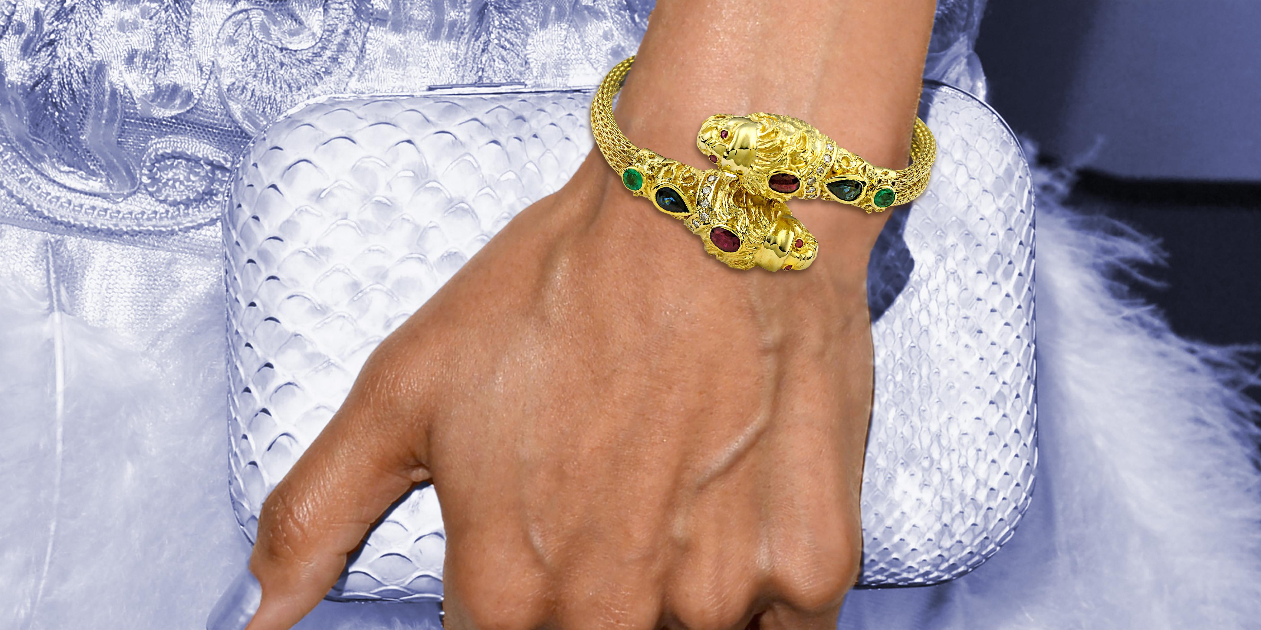 Georgios Kollektionen Gold 18 Karat Diamant Doppel-Löwenköpfe Multi-Color-Armband (Klassisch-griechisch) im Angebot