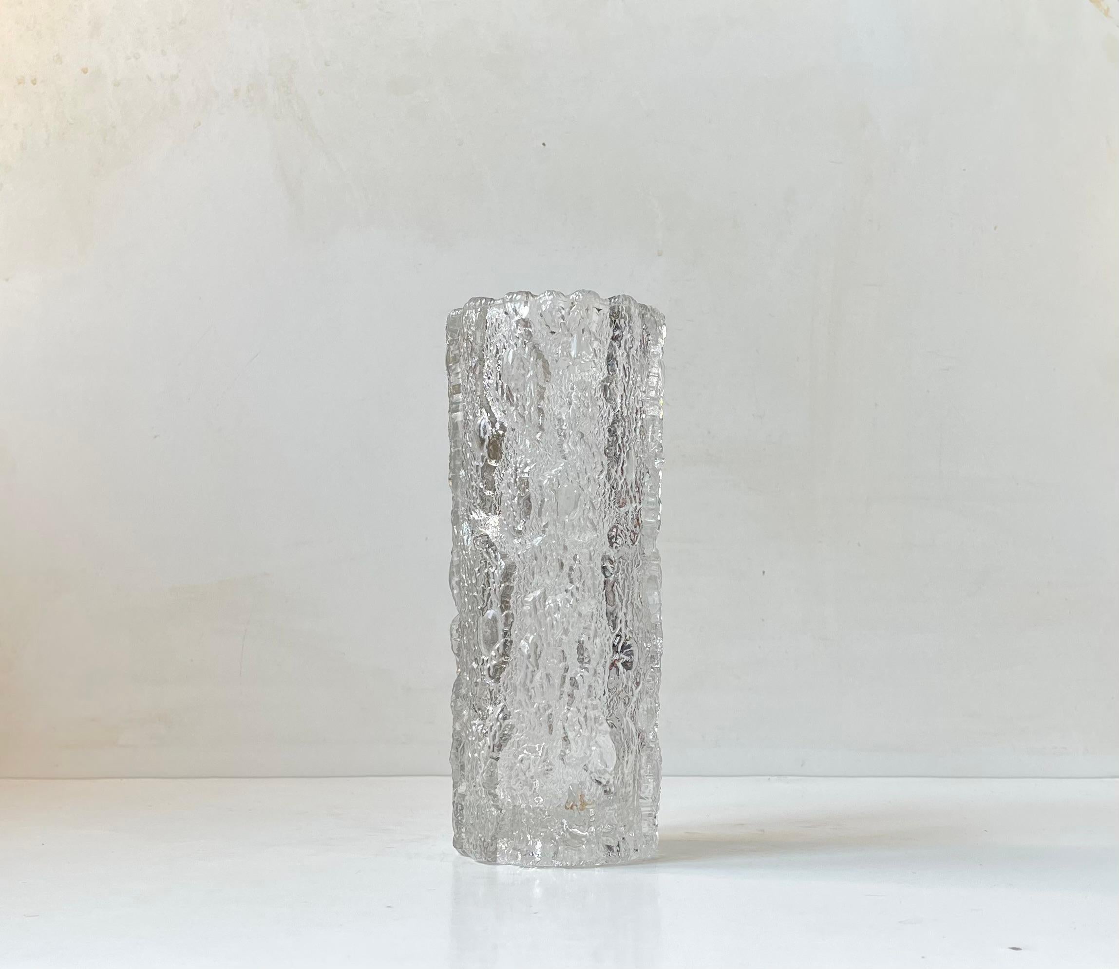 Rustic cylindrical crystal glass vase mimicking the ice of Arktis hence its name. Made by Georgshütte in Germany circa 1970-75. Wellkept and clean condition. Reminiscent in style to Tapio Wirkkala and Littala in particular. Measurements: H: 21,5 cm,