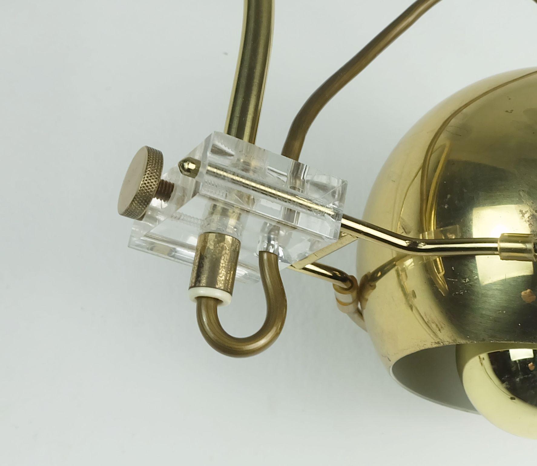 gepo amsterdam años 70 globo ocular ajustable SCONCE DE PARED latón y lucite Moderno de mediados de siglo en venta