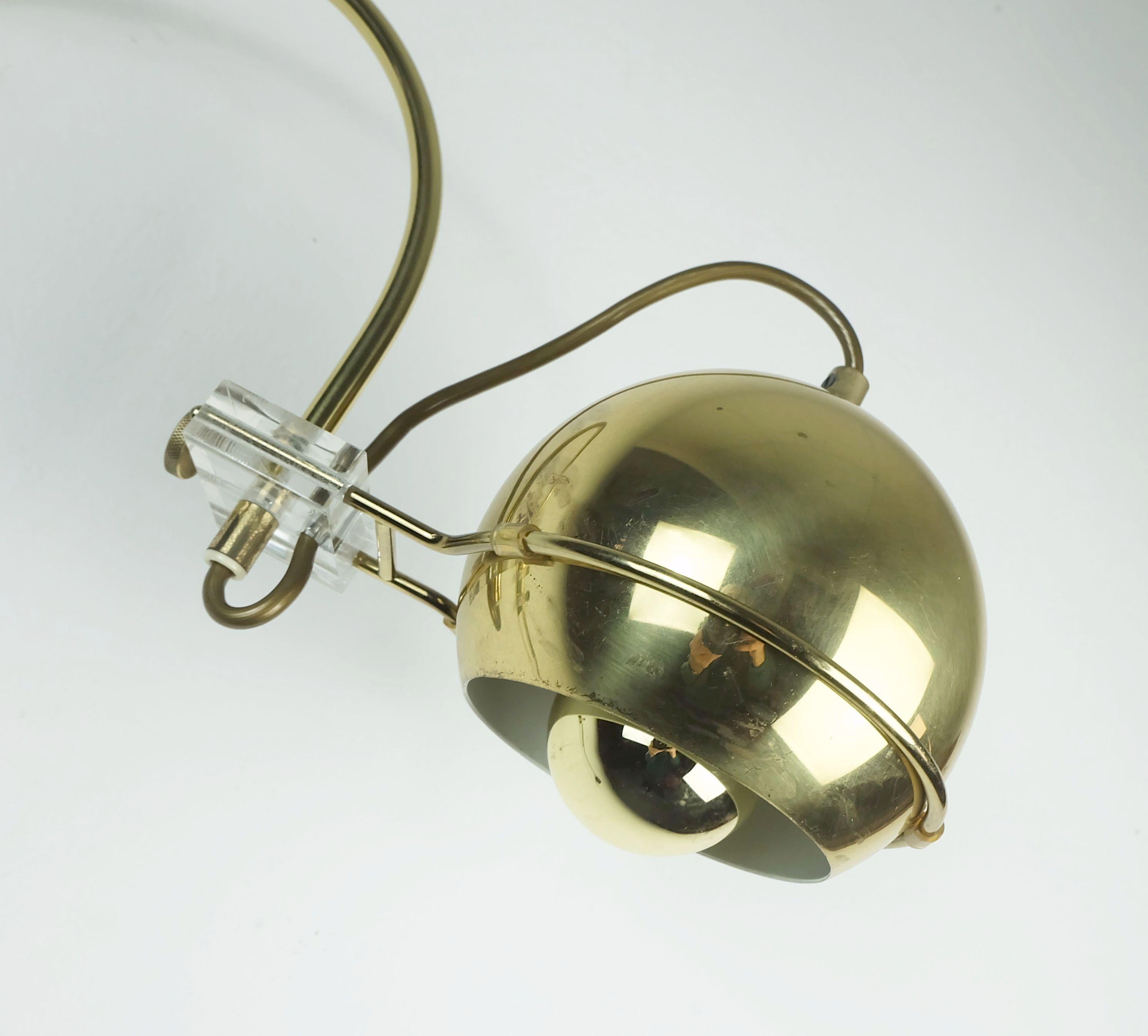 gepo amsterdam años 70 globo ocular ajustable SCONCE DE PARED latón y lucite en venta 3