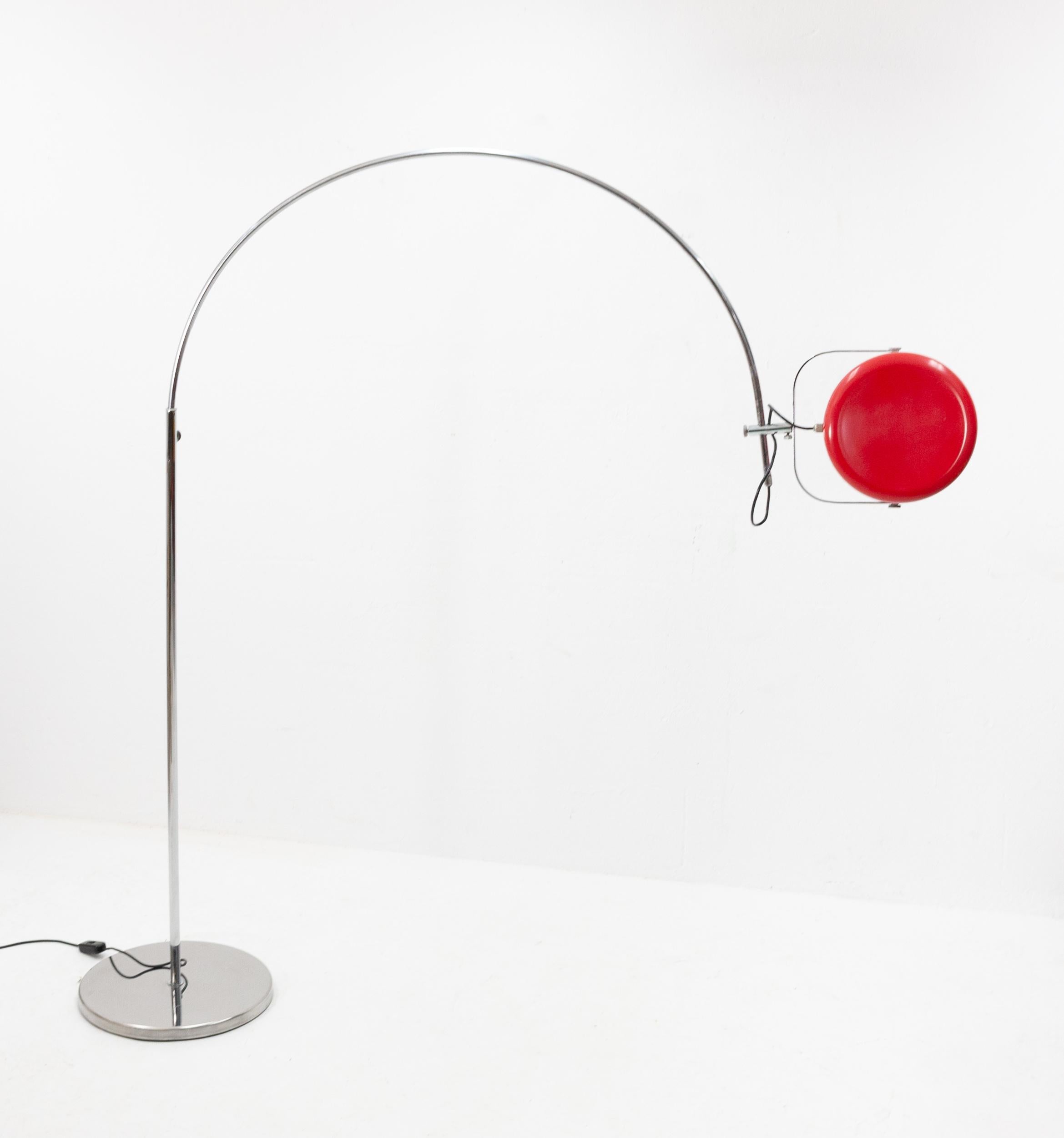 Large Gepo Amsterdam arc lamp. Design Gebr Posthumus, 1960s. Heavy wide chrome base.
Comes with a signal red metal hood. Good condition.




  