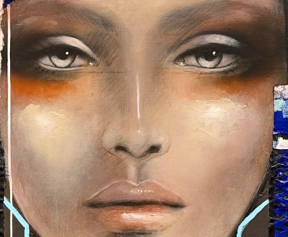 Dieses Kunstwerk ist Teil von Ger Doorninks neuester Kollektion, in der sich seine Meisterschaft in der Porträtmalerei widerspiegelt und seine Rolle als Handwerker deutlich wird, der neue MATERIALIEN und Texturen einsetzt, um das Wesen seiner Motive