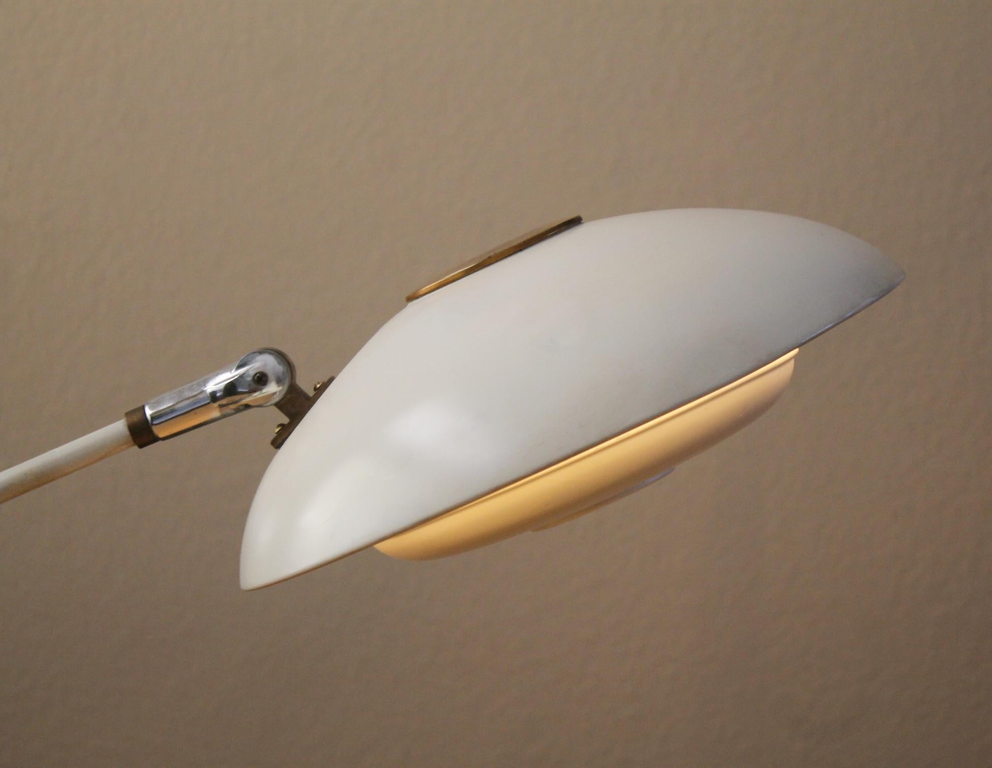 ¡Lámpara de brazo oscilante Gerald Thurston Mid Century Modern Saucer! Lightolier Raro Años 40 en Bueno estado para la venta en Peoria, AZ