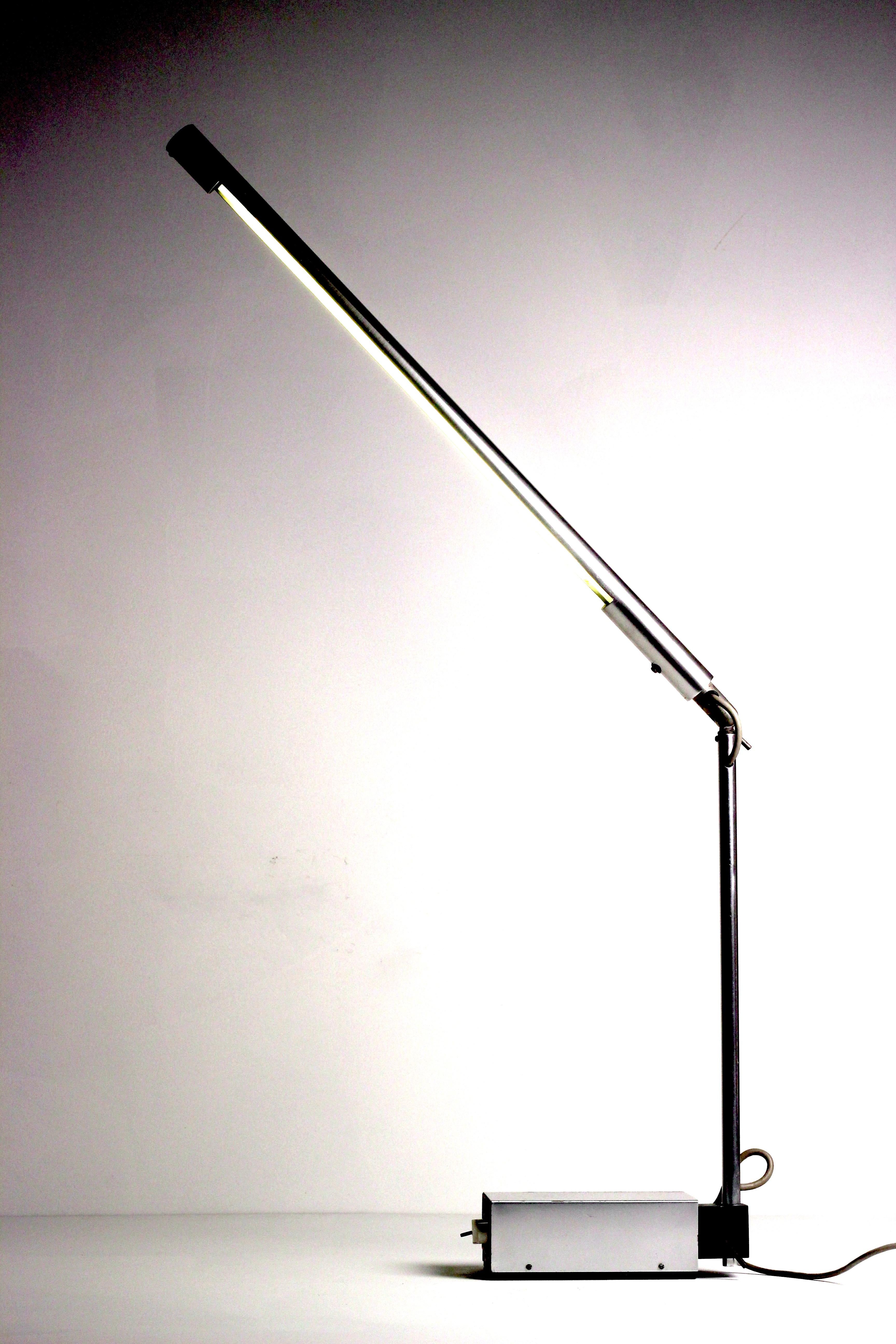 Gerald Abramovitz Best and Lloyd Aluminium Cantilever Desk Lamp model 41555 MK2 (Mitte des 20. Jahrhunderts) im Angebot