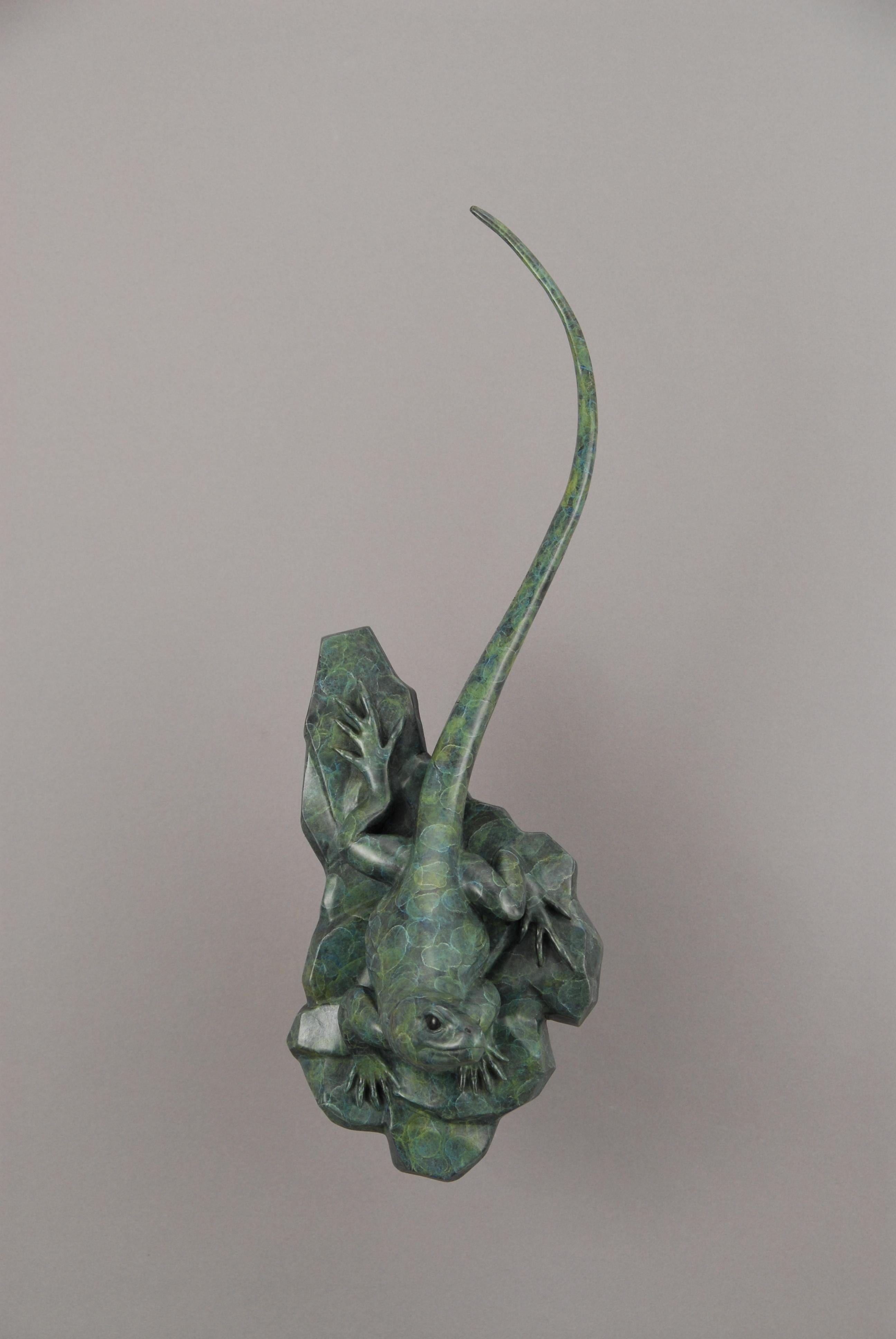 Sehen Sie sich das an – Sculpture von Gerald Balciar