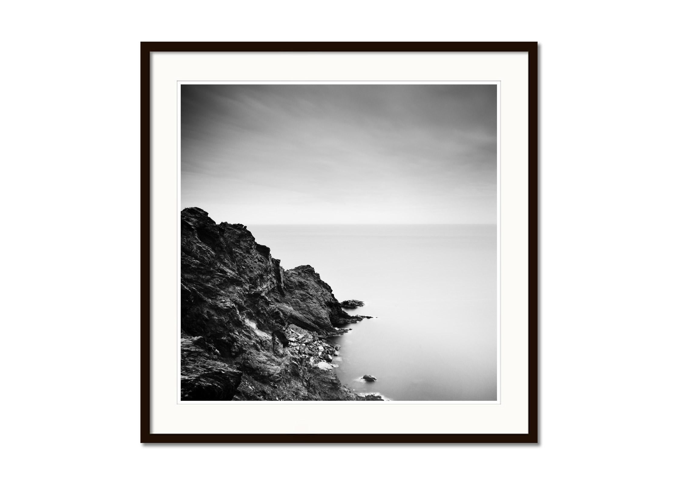 Atlantic Coast, Cliff, Portugal, Schwarz-Weiß-Fotografie, Kunstlandschaft (Grau), Still-Life Photograph, von Gerald Berghammer, Ina Forstinger