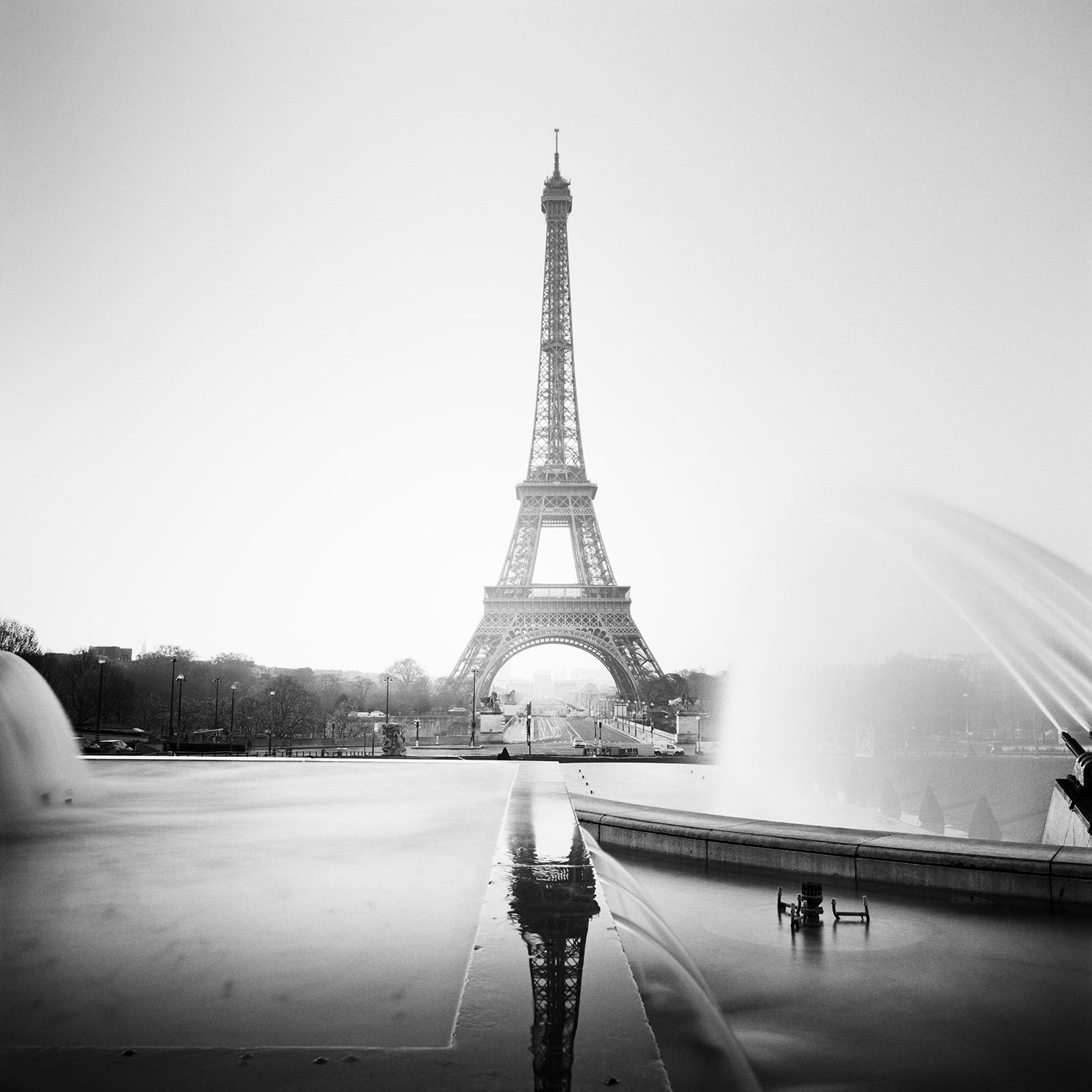 Eiffel Tower fontaine du trocadero Paris, black and white cityscape photography