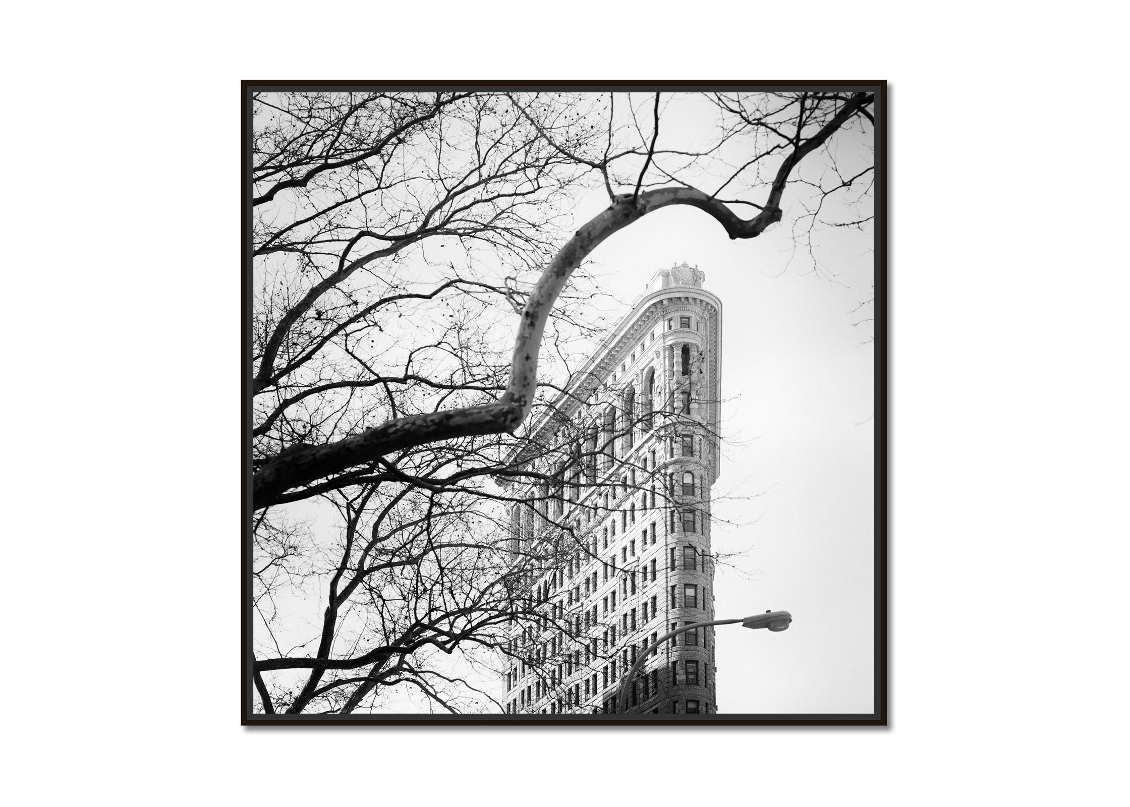 Flatiron Building, New York City, art black and white photography, architecture - Photograph by Gerald Berghammer, Ina Forstinger