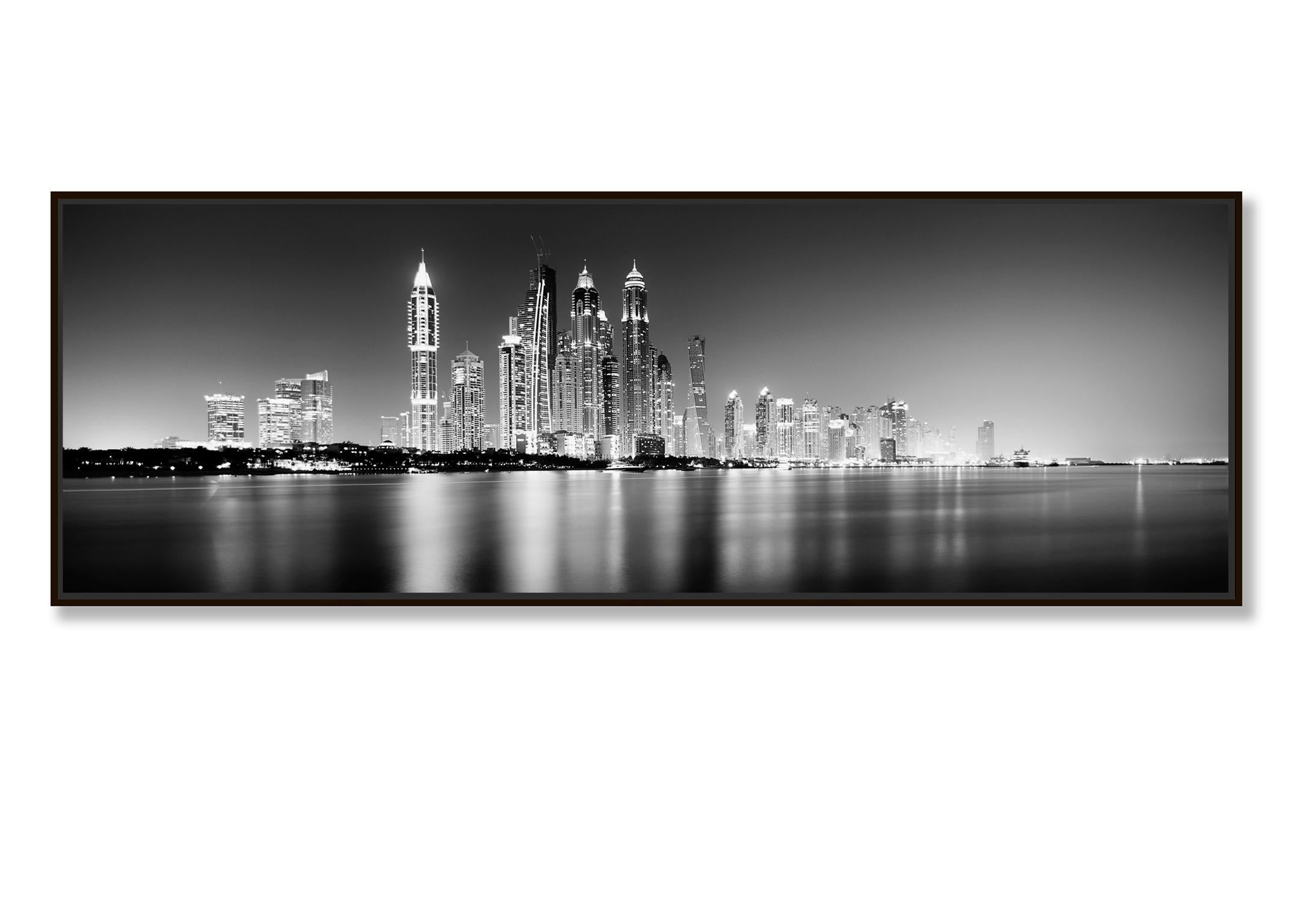 Marina Night Panorama, Dubai, Schwarz-Weiß-Kunstfotografie, Landschaft (Zeitgenössisch), Photograph, von Gerald Berghammer, Ina Forstinger