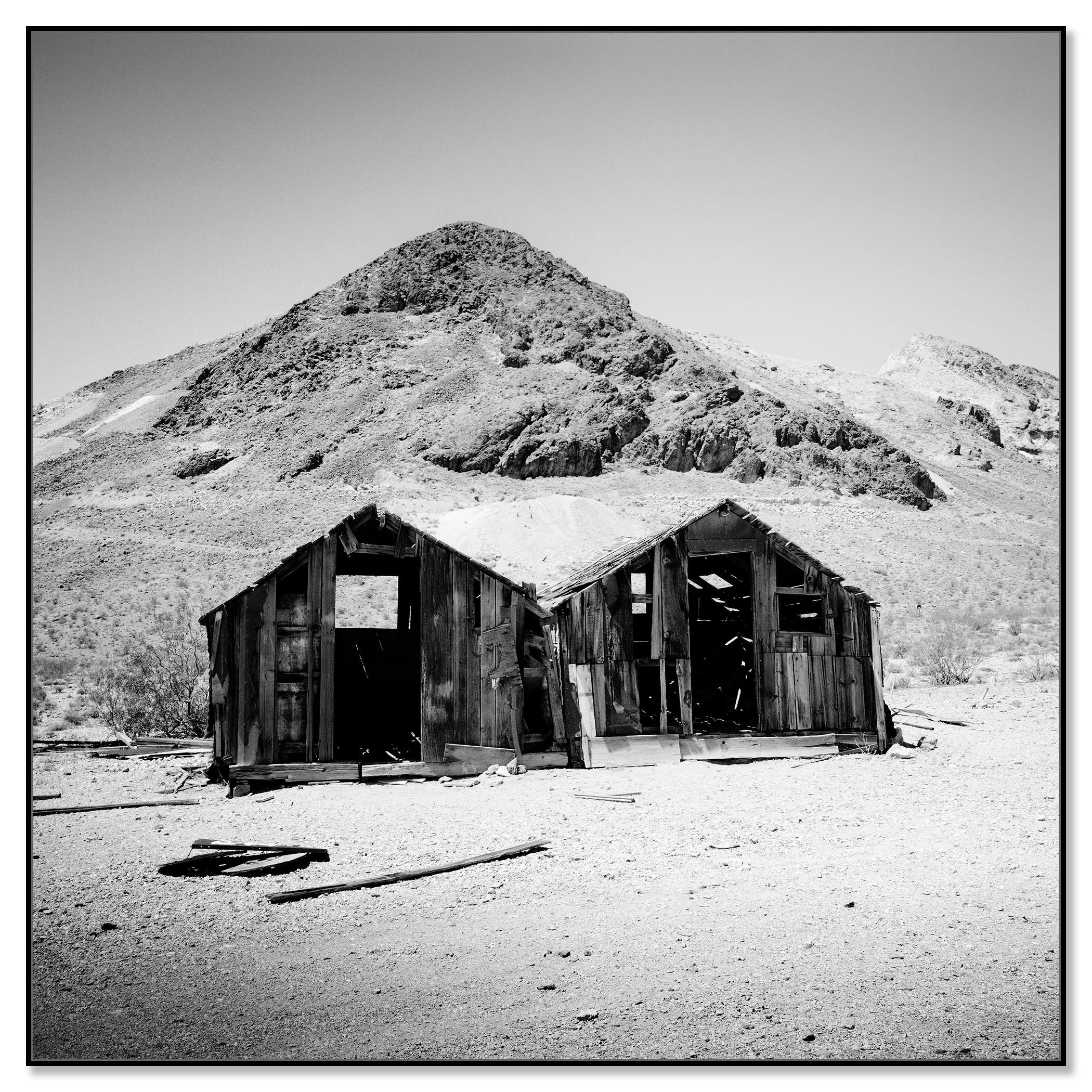 Abandonada, Casa, Desierto, Arizona, EEUU, blanco y negro, paisaje, fotografía - Photograph Contemporáneo de Gerald Berghammer