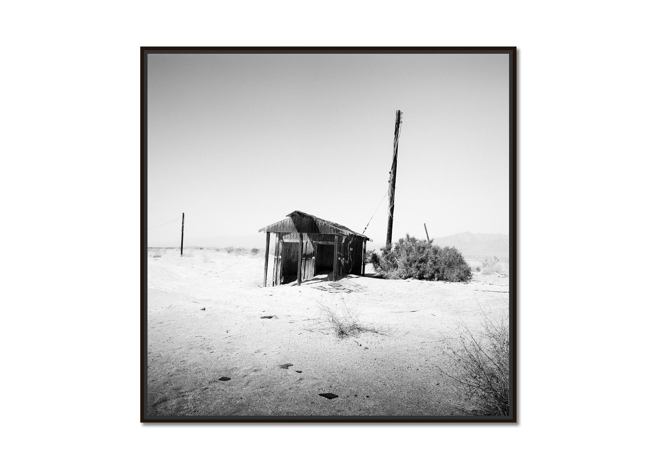 Abandoned Hut, desert, California, USA, black and white photography, landscape - Photograph by Gerald Berghammer