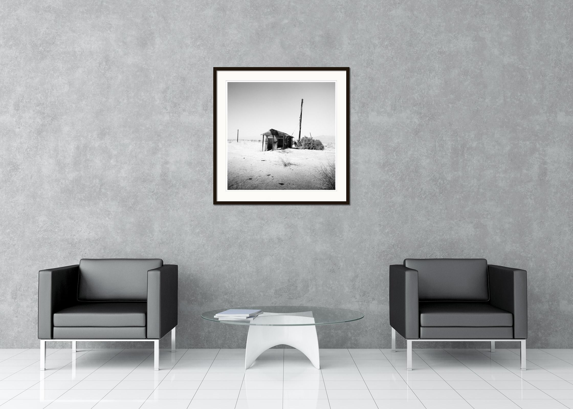 Abandoned Hut, desert, California, USA, black and white photography, landscape - Minimalist Photograph by Gerald Berghammer