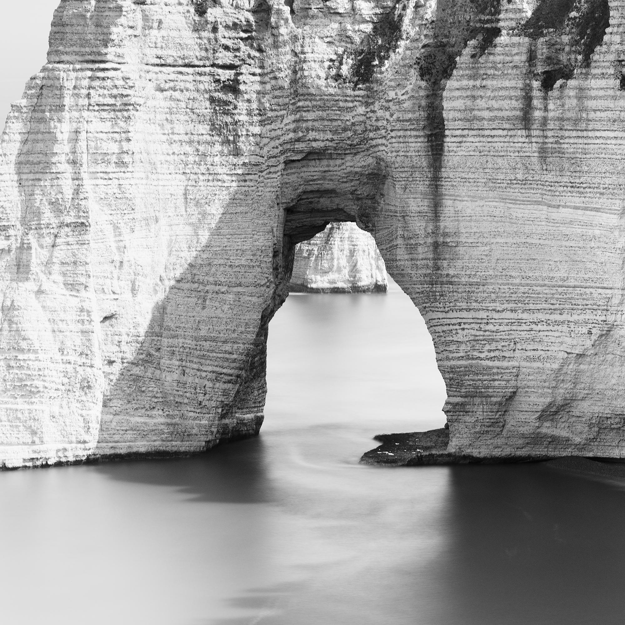 Alabasterküste, Etretat, Frankreich, Langzeitbelichtung, Landschaftsfotografie der bildenden Kunst im Angebot 4