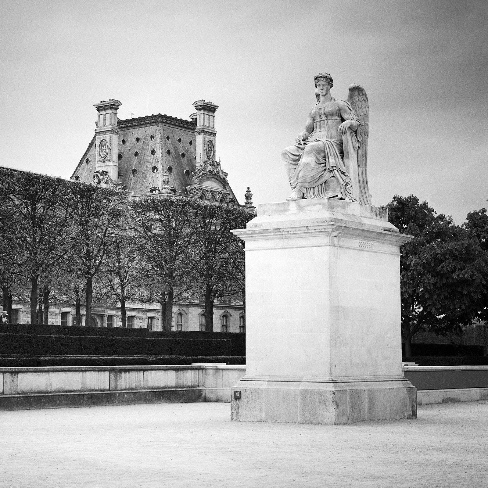 Angel Statue des Engels, Arc de Triomphe du Carrousel, Paris, Schwarz-Weiß-Fotografie im Angebot 3