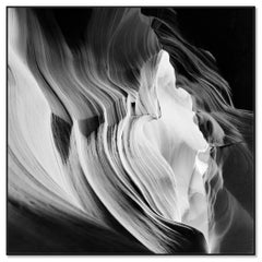 Stampa del paesaggio astratto di Antelope Canyon in monocromia, edizione limitata