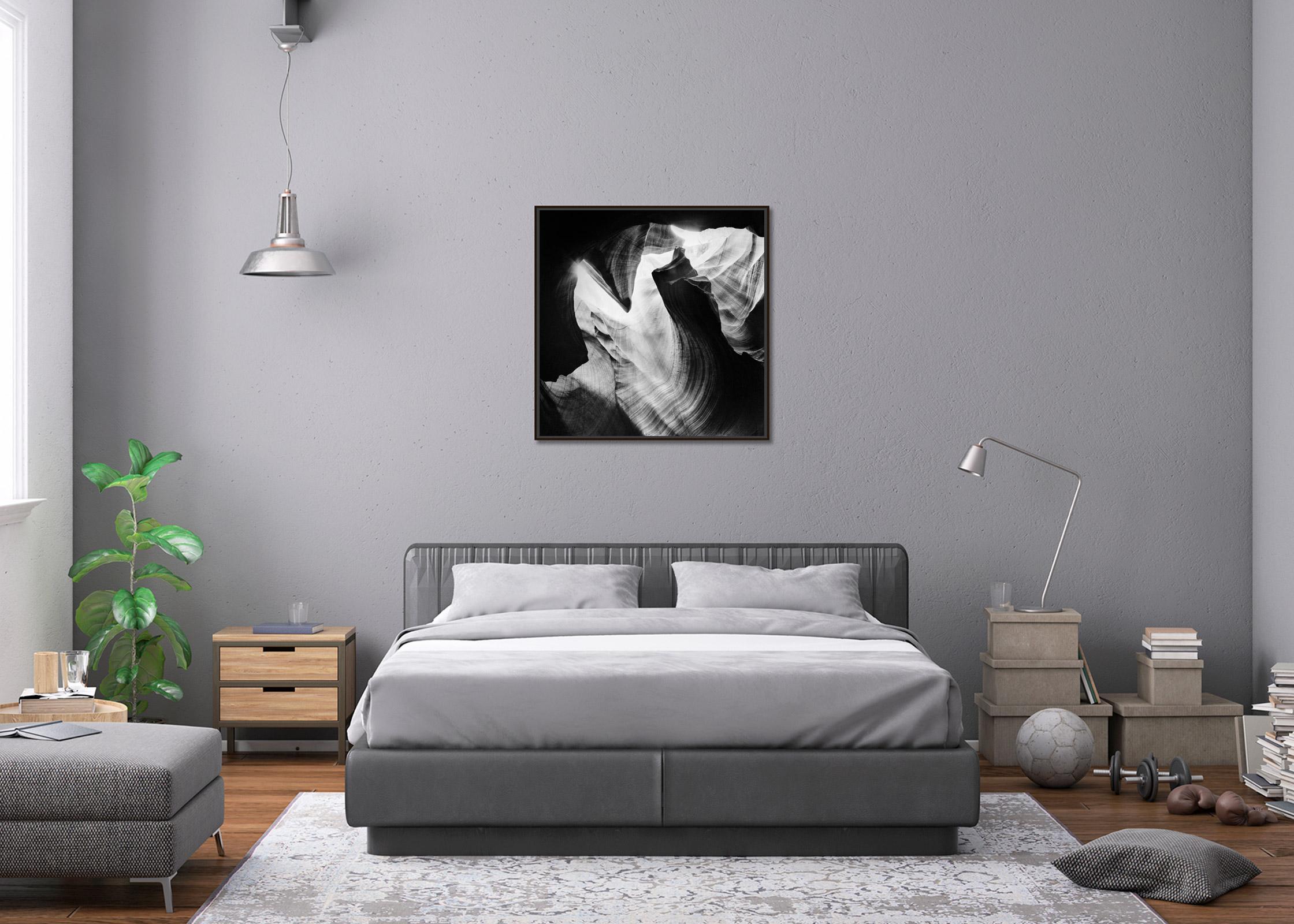 Antelope Canyon, Rock Formation, USA, monochrome Fotografie, limitierte Auflage im Angebot 1