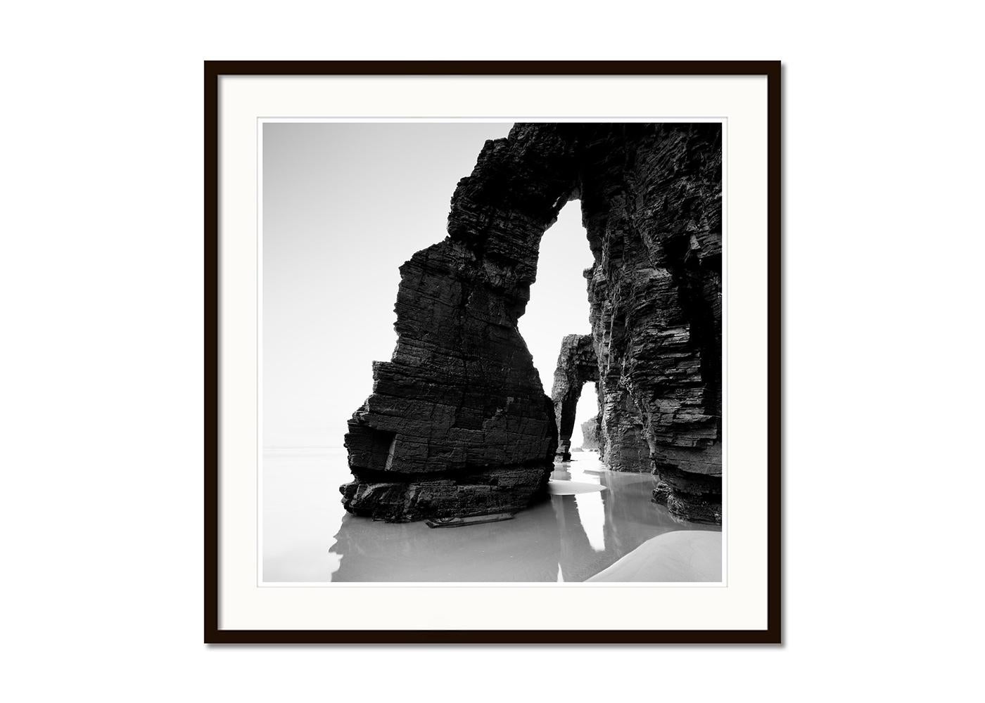 Schwarz-Weiß-Feinkunst-Langzeitbelichtung Meereslandschaft - Landschaftsfotografie. Pigmenttintendruck, Auflage 7, signiert, betitelt, datiert und nummeriert vom Künstler. Mit Echtheitszertifikat. Bedruckt mit einem 4 cm breiten weißen