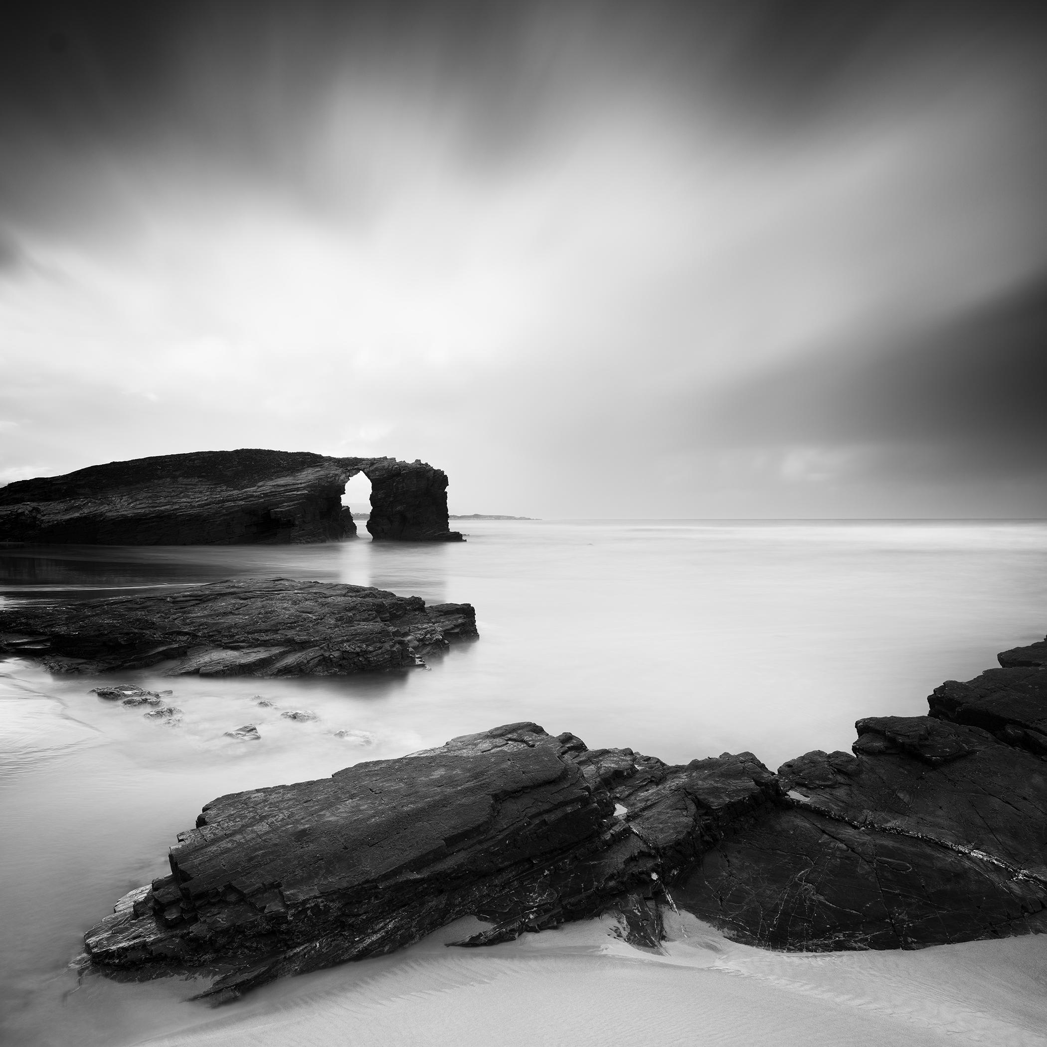 Playa de As Catedrais, Océano Atlántico, fotografía monocroma, edición limitada