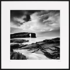  As Catedrais Beach, Schwarz-Weiß-Fotografie, Wasserlandschaft, Landschaft, gerahmt