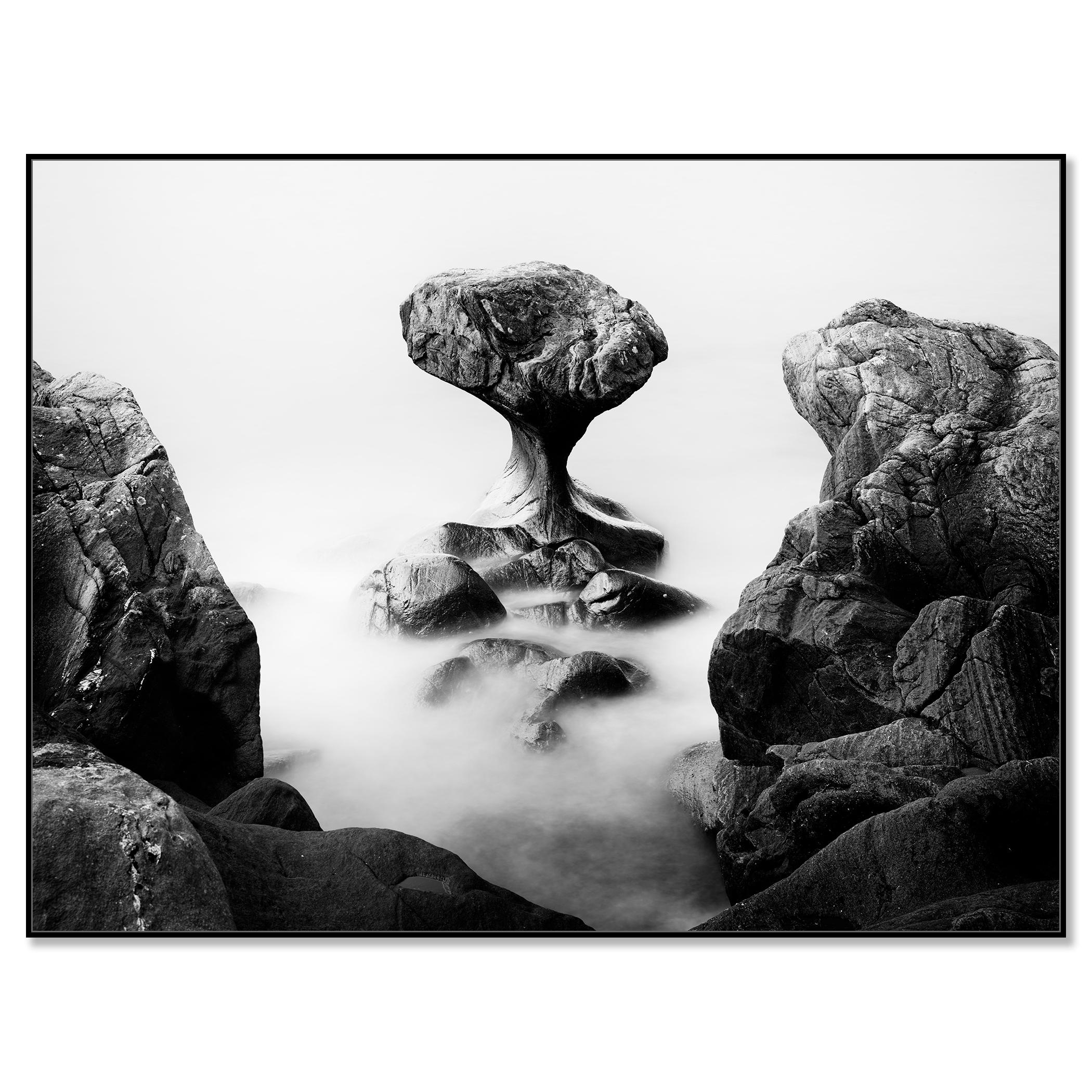 Attracted by the Sea Long Exposure Seascape édition limitée - Contemporain Photograph par Gerald Berghammer