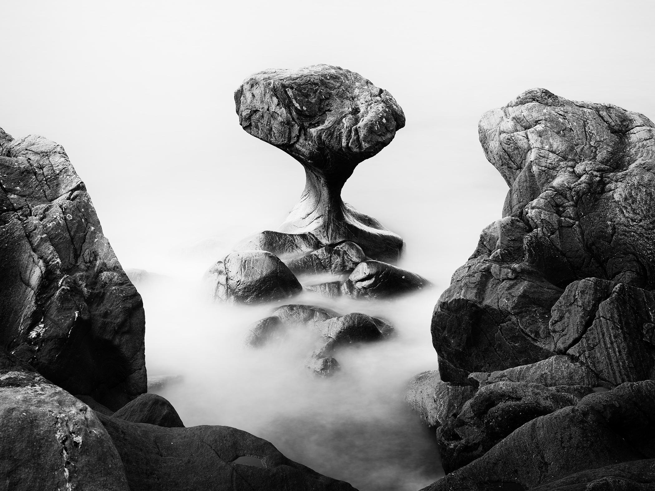 Black and White Photograph Gerald Berghammer - Attracted by the Sea Long Exposure Seascape édition limitée