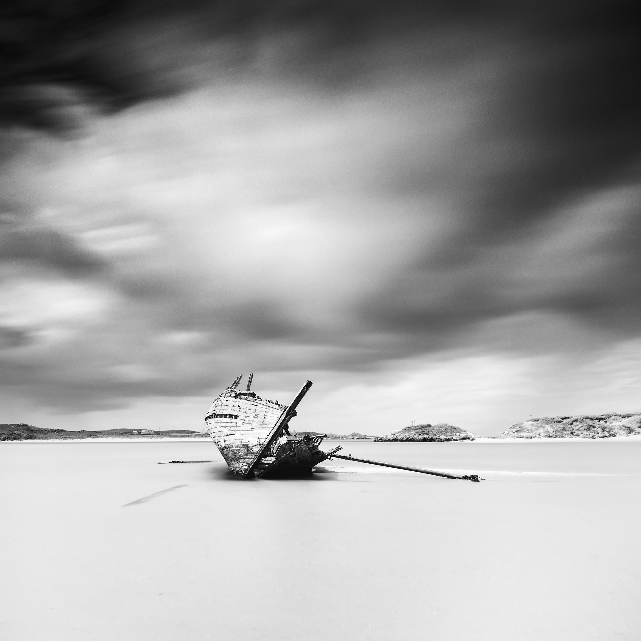 Bad Eddies Boat, côte irlandaise, Irlande, photographie noir et blanc, paysage