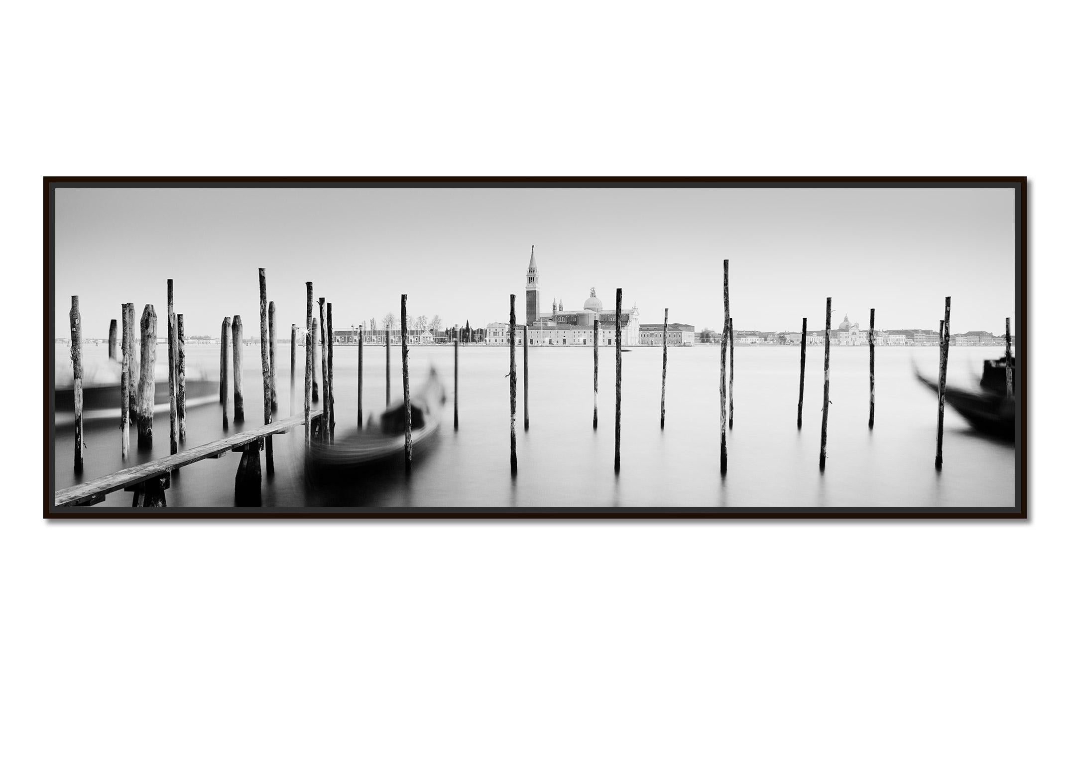 Basilique de San Giorgio Maggiore, Panorama, Venise, photographie noir et blanc - Photograph de Gerald Berghammer