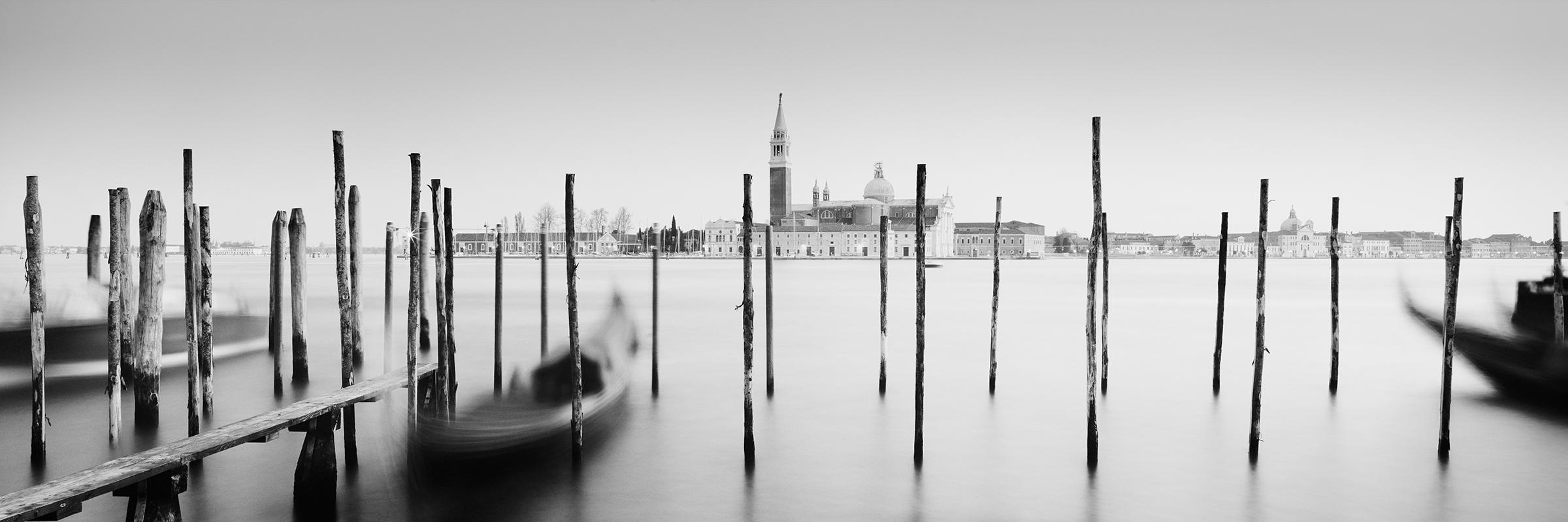 Landscape Photograph Gerald Berghammer - Basilique de San Giorgio Maggiore, Panorama, Venise, photographie noir et blanc