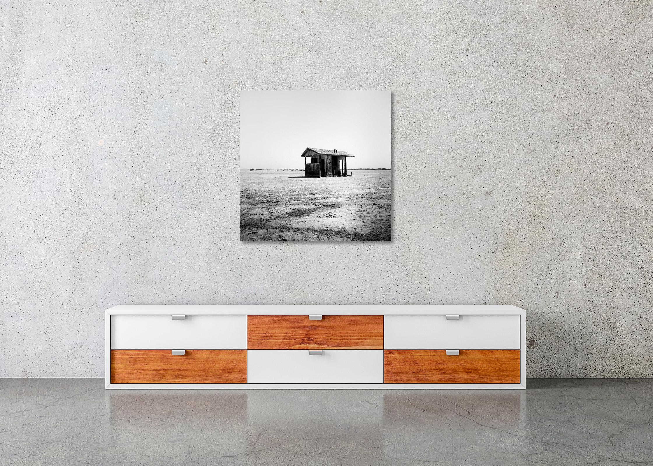 Badhaus, Salton Sea, Kalifornien, USA, Schwarz-Weiß-Landschaftsfotografie im Angebot 1