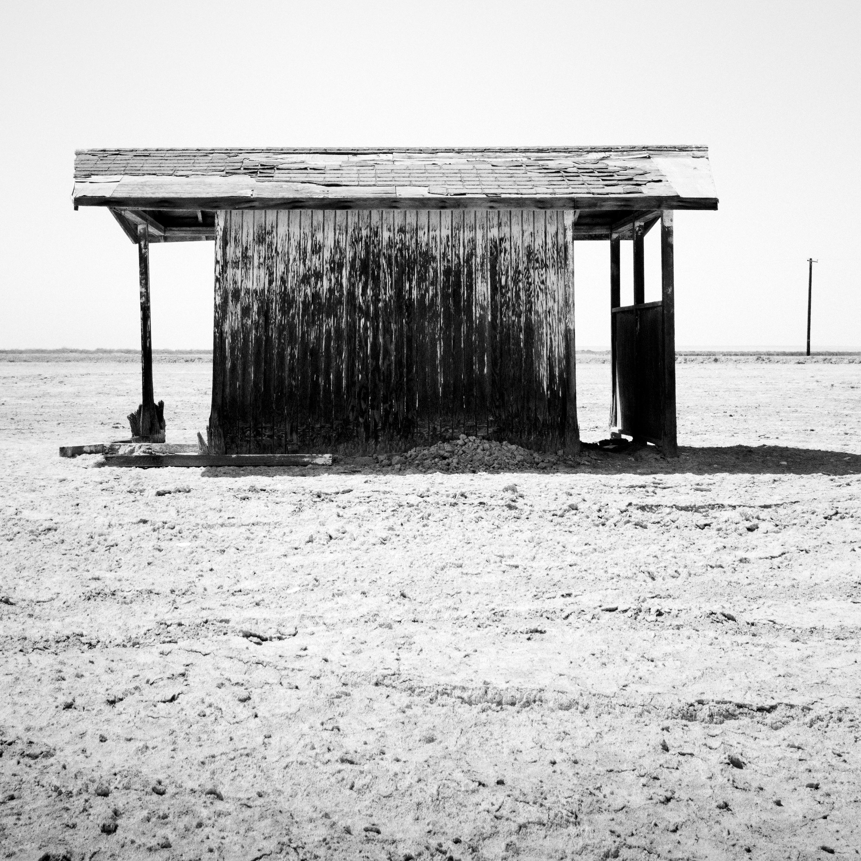 Bath House, Salton Sea, California, USA, black and white landscape photography For Sale 3