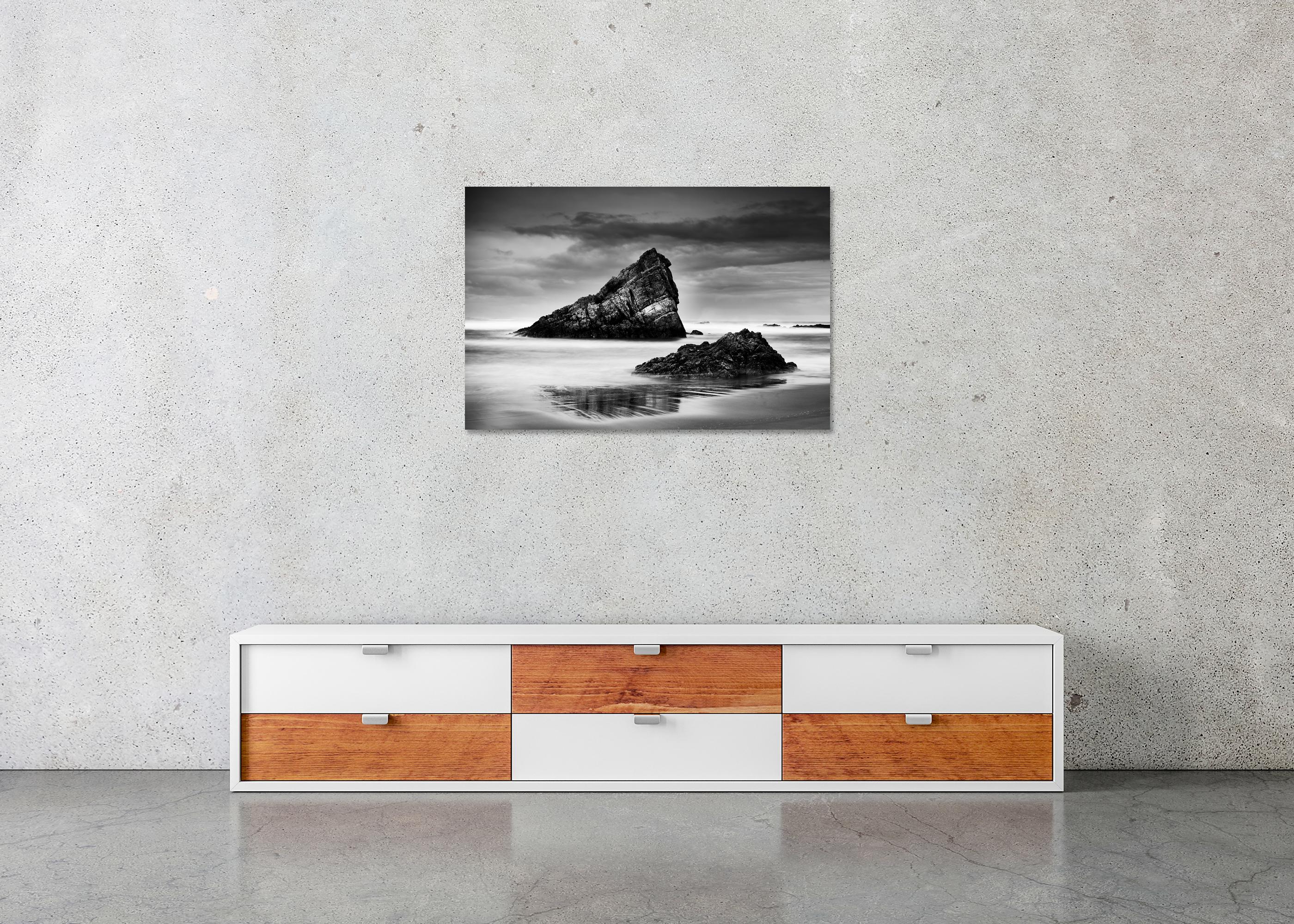 Mar Cantábrico, costa, playa, España, fotografía de paisaje en blanco y negro en venta 4