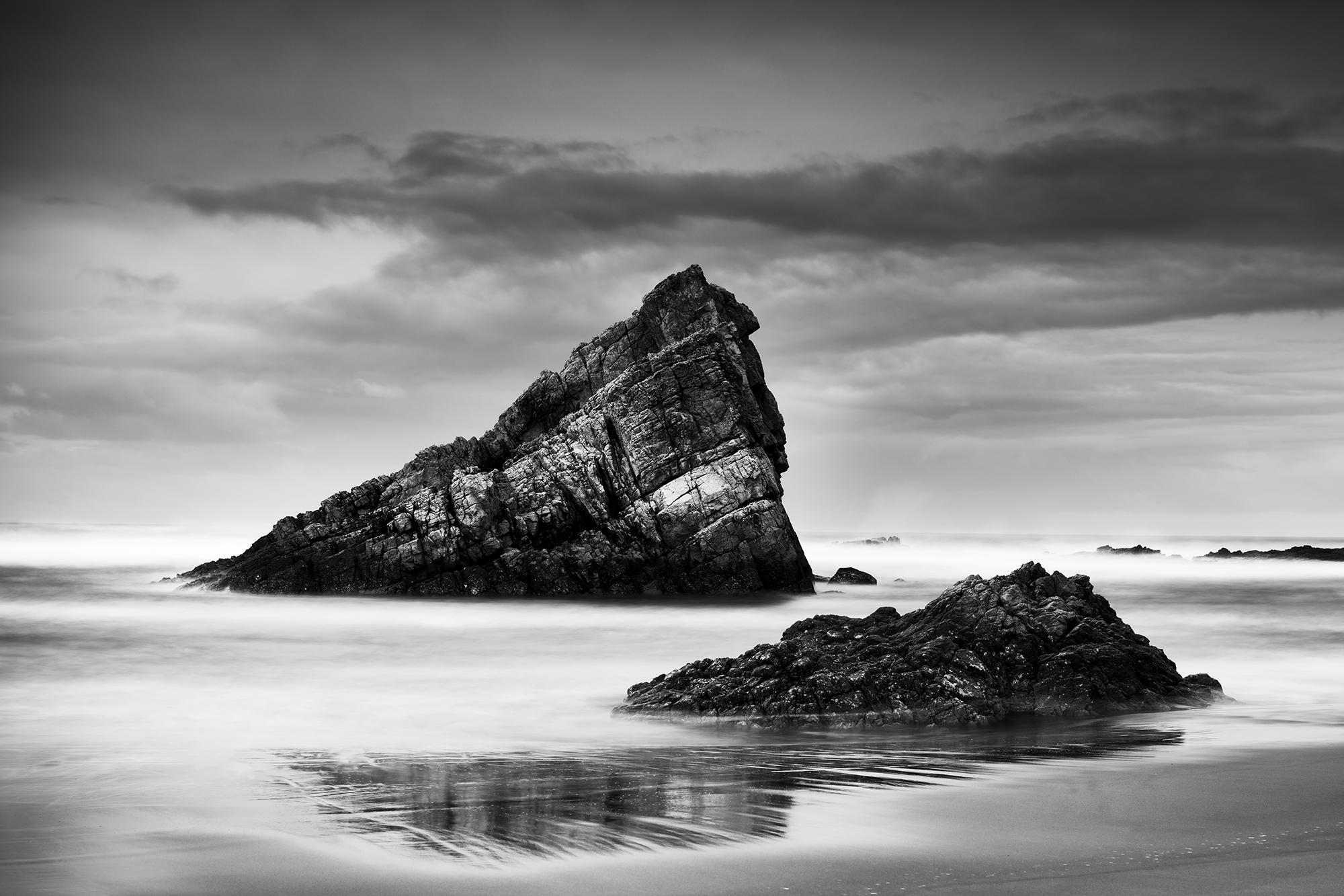 Gerald Berghammer Landscape Photograph - Bay of Biscay, shoreline, beach, Spain, black and white landscape photography