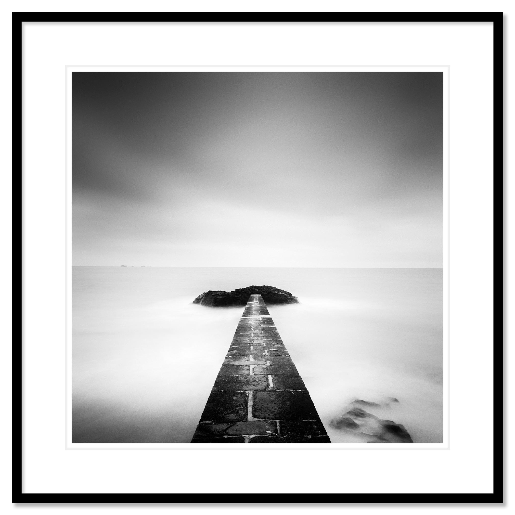 Photographie d'art en noir et blanc, longue exposition, paysage aquatique - paysage. Tirage à l'encre pigmentaire d'archives faisant partie d'une édition limitée à 9 exemplaires. Tous les tirages de Gerald Berghammer sont réalisés sur commande en