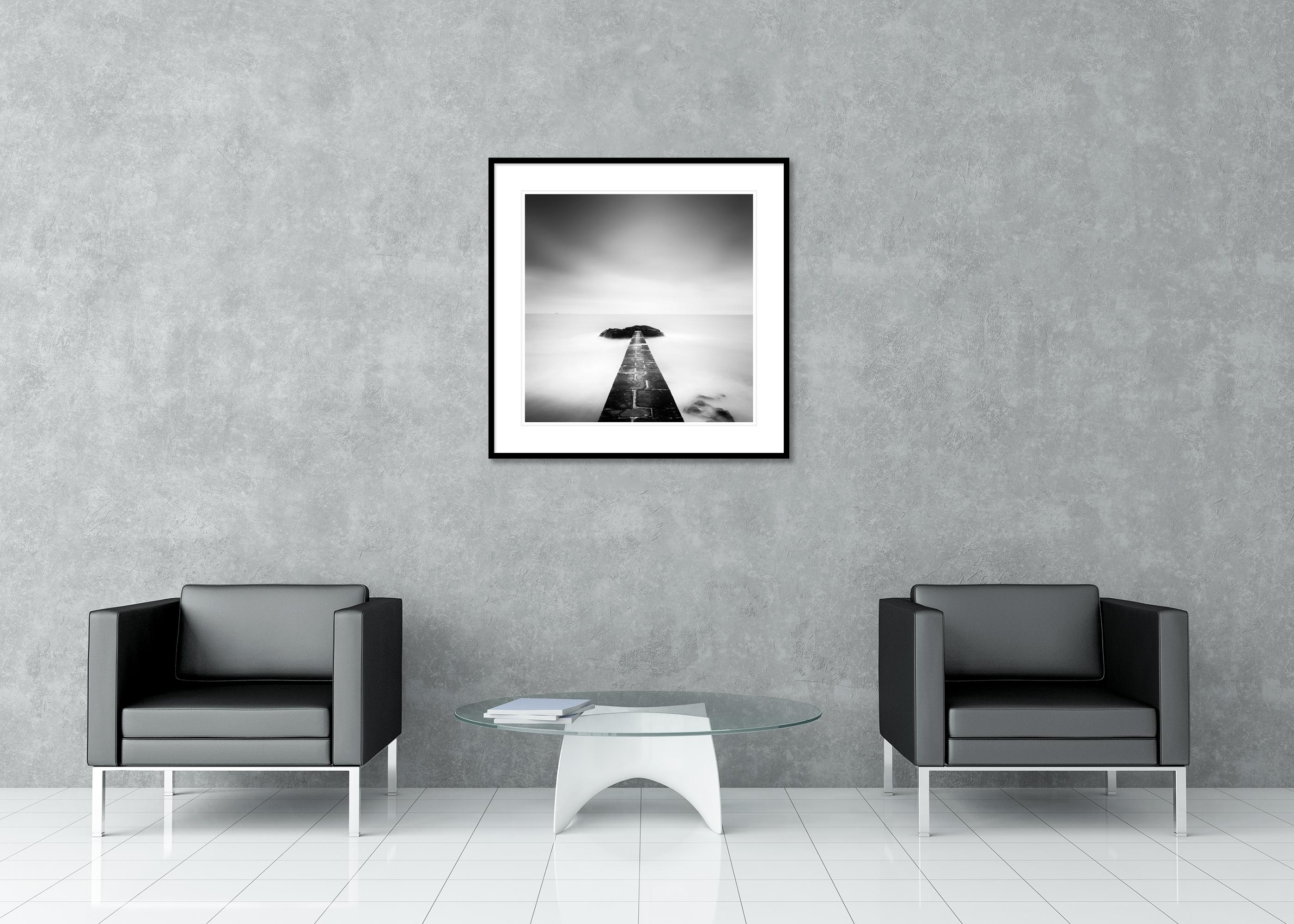 Black End, France, photographie minimaliste de paysage marin, tirage en édition limitée en vente 2